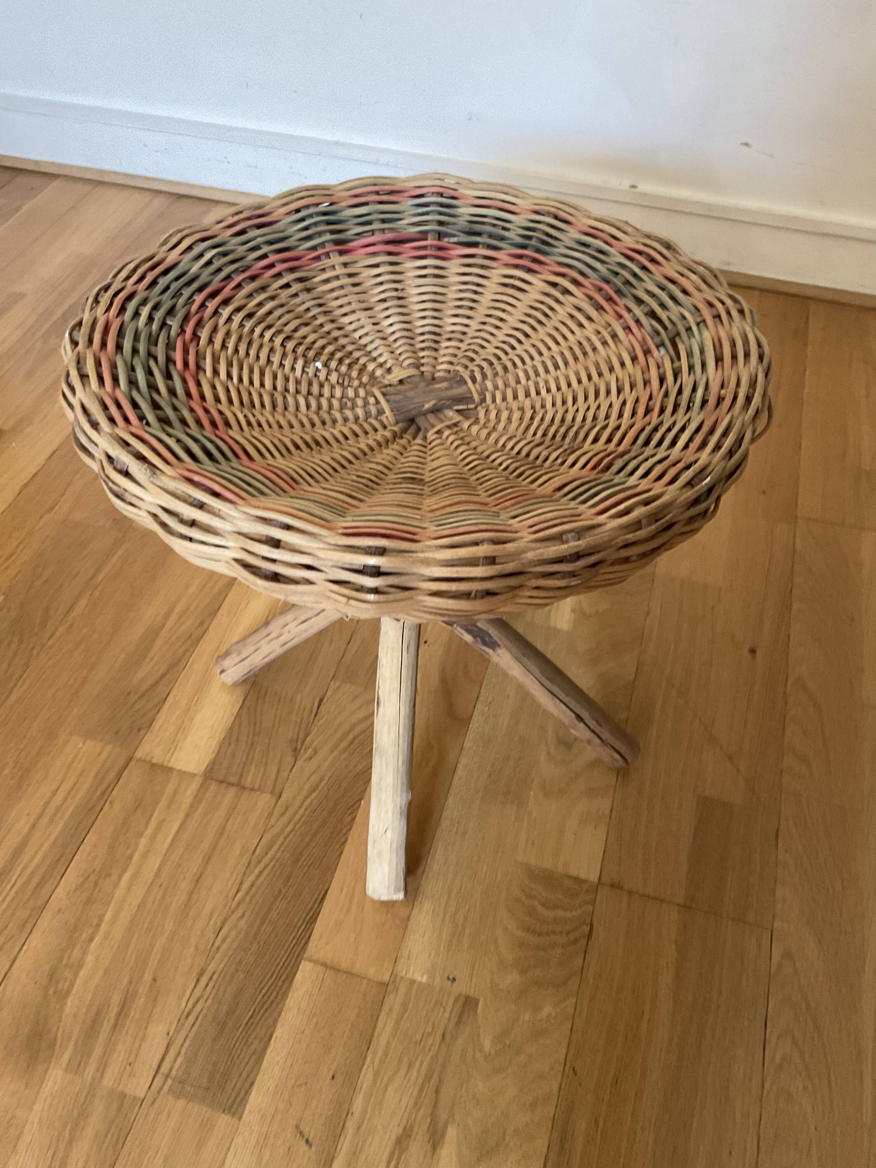 Wicker stool crossed feet