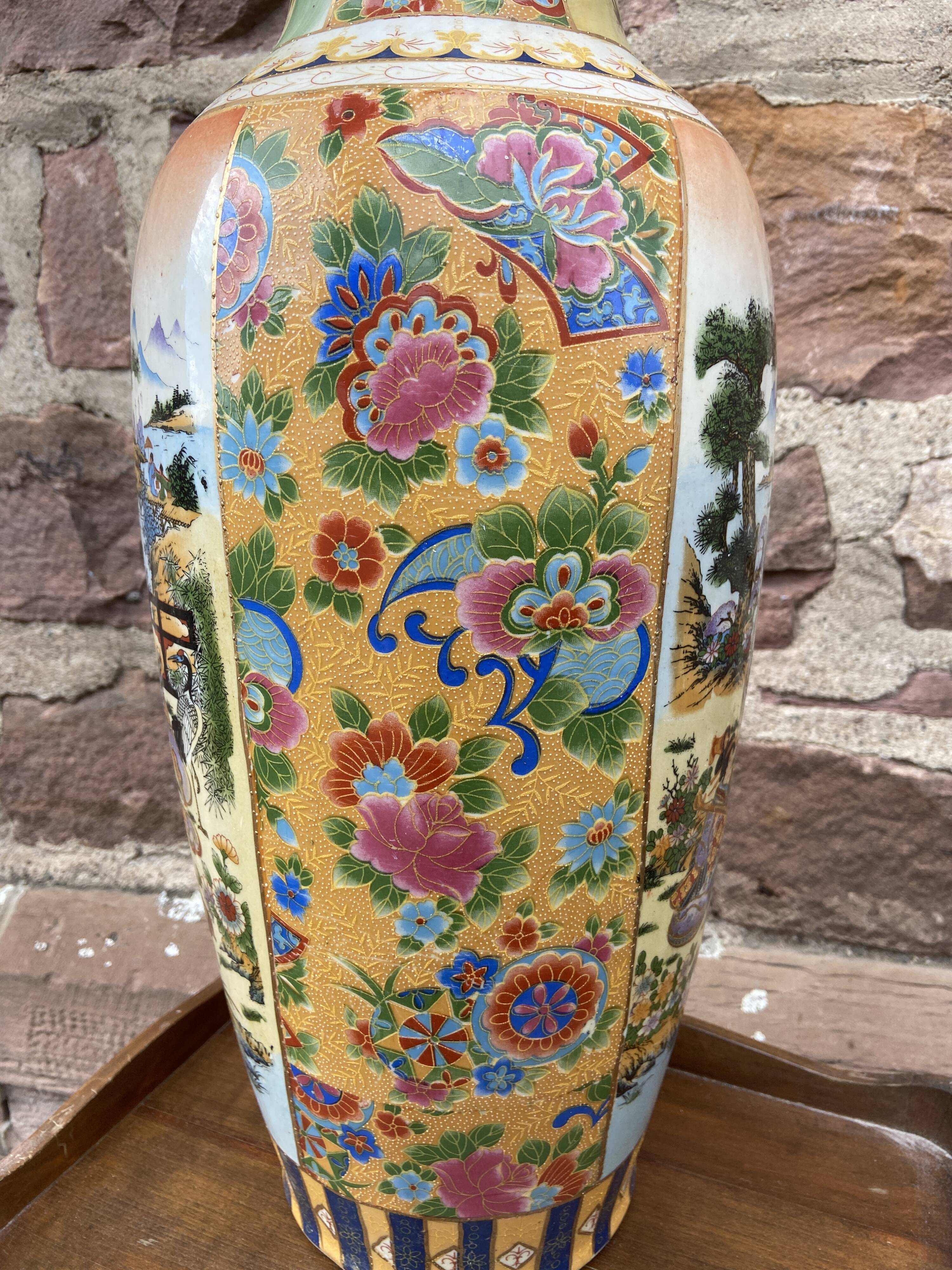 Chinese vase japan motif