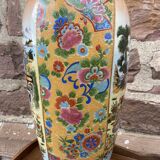 Chinese vase japan motif