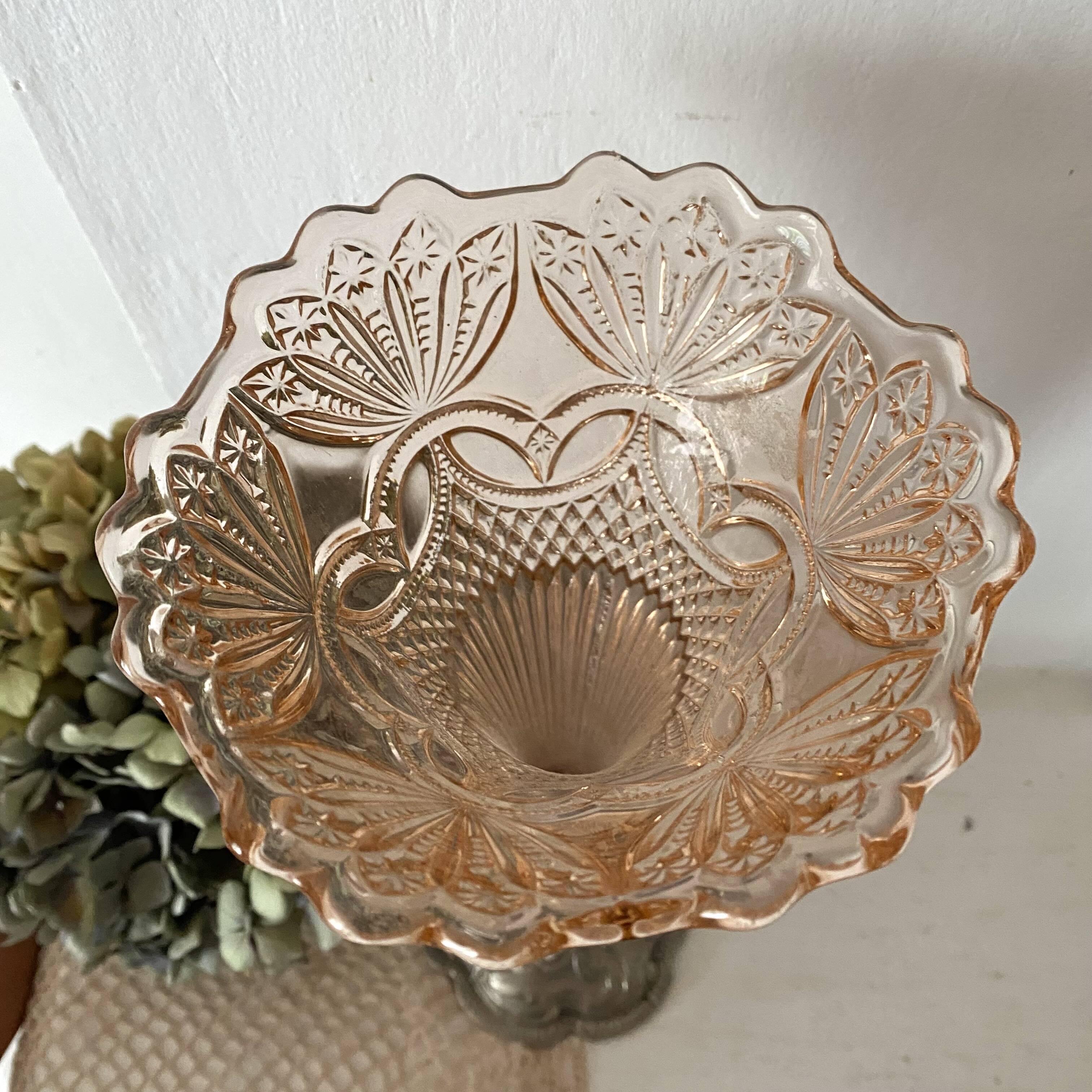 Art Nouveau cornet vase, tulip centerpiece