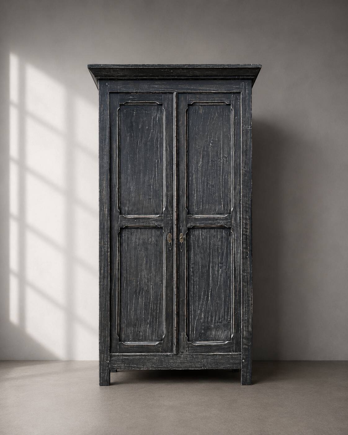 Ancienne armoire Parisienne relookée
