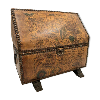 Card chest in spanish renaissance style xx eme