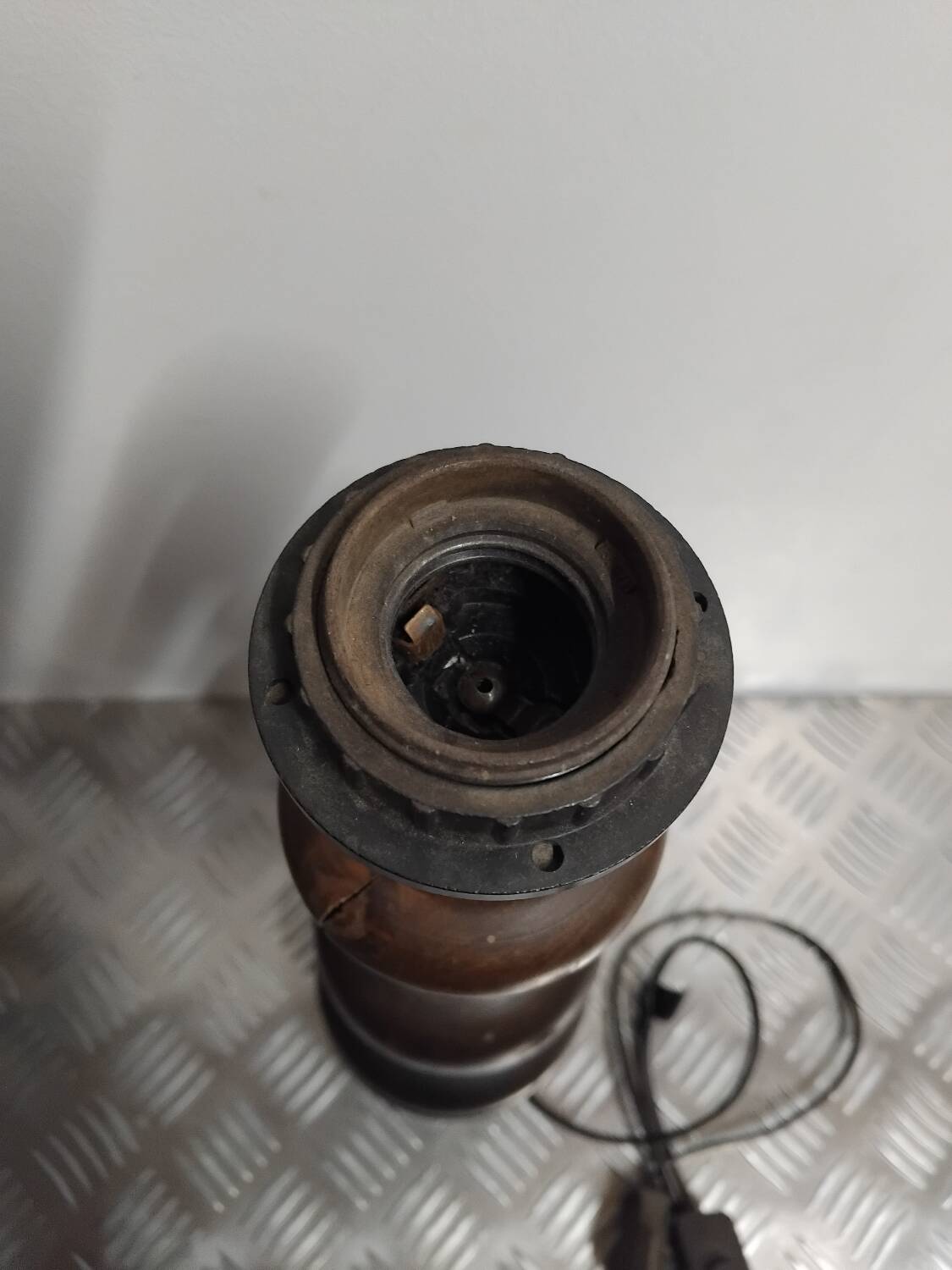 Pied de lampe en bois tourné