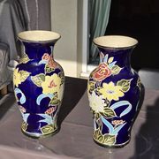 Pair of Dien Thao cobalt blue vases, 20th century.