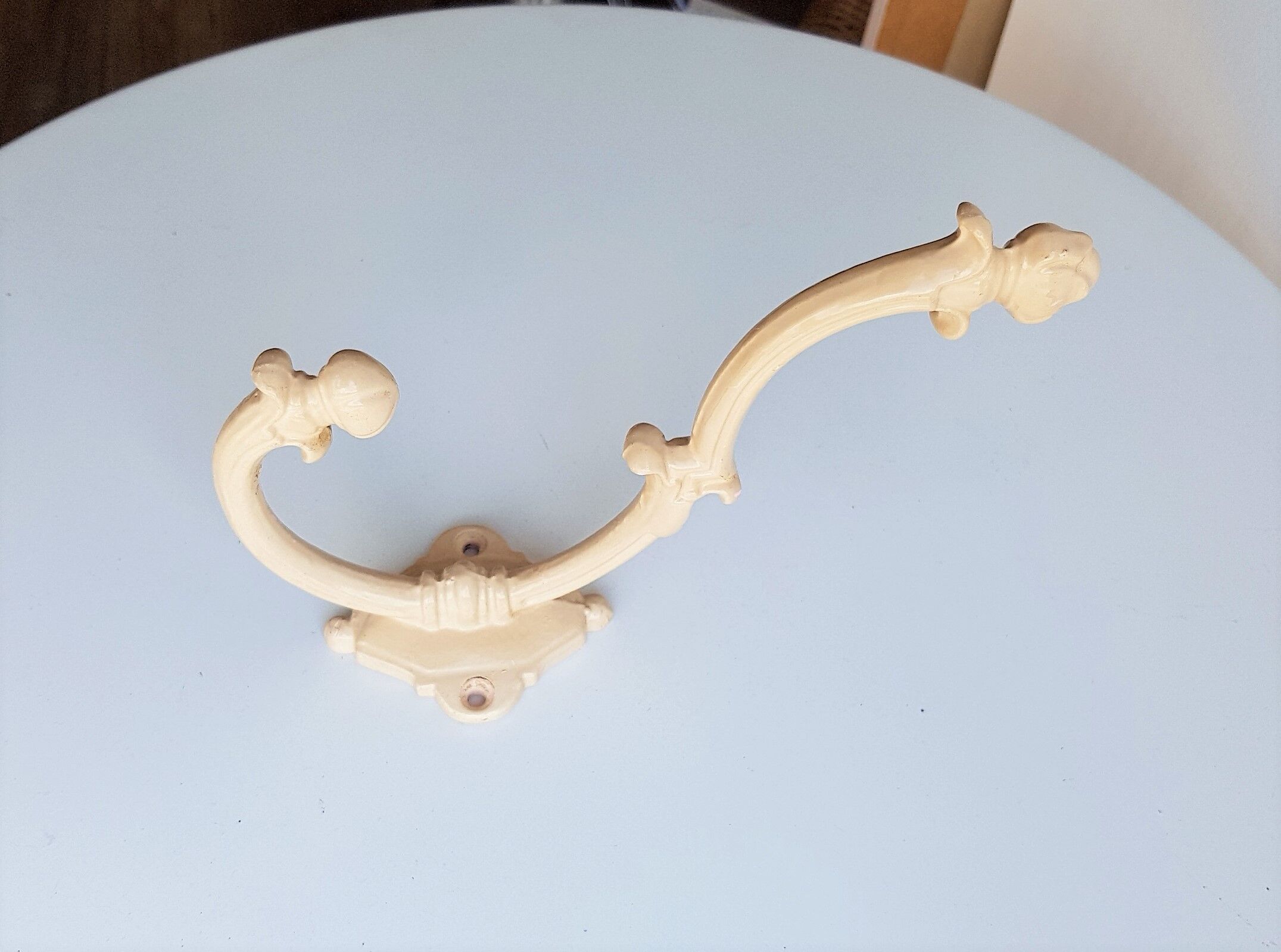 Peg nude color metal