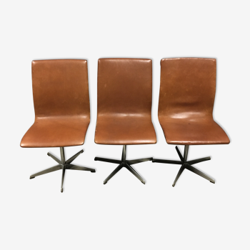 3 leather Oxford chairs by  Arne Jacobsen
