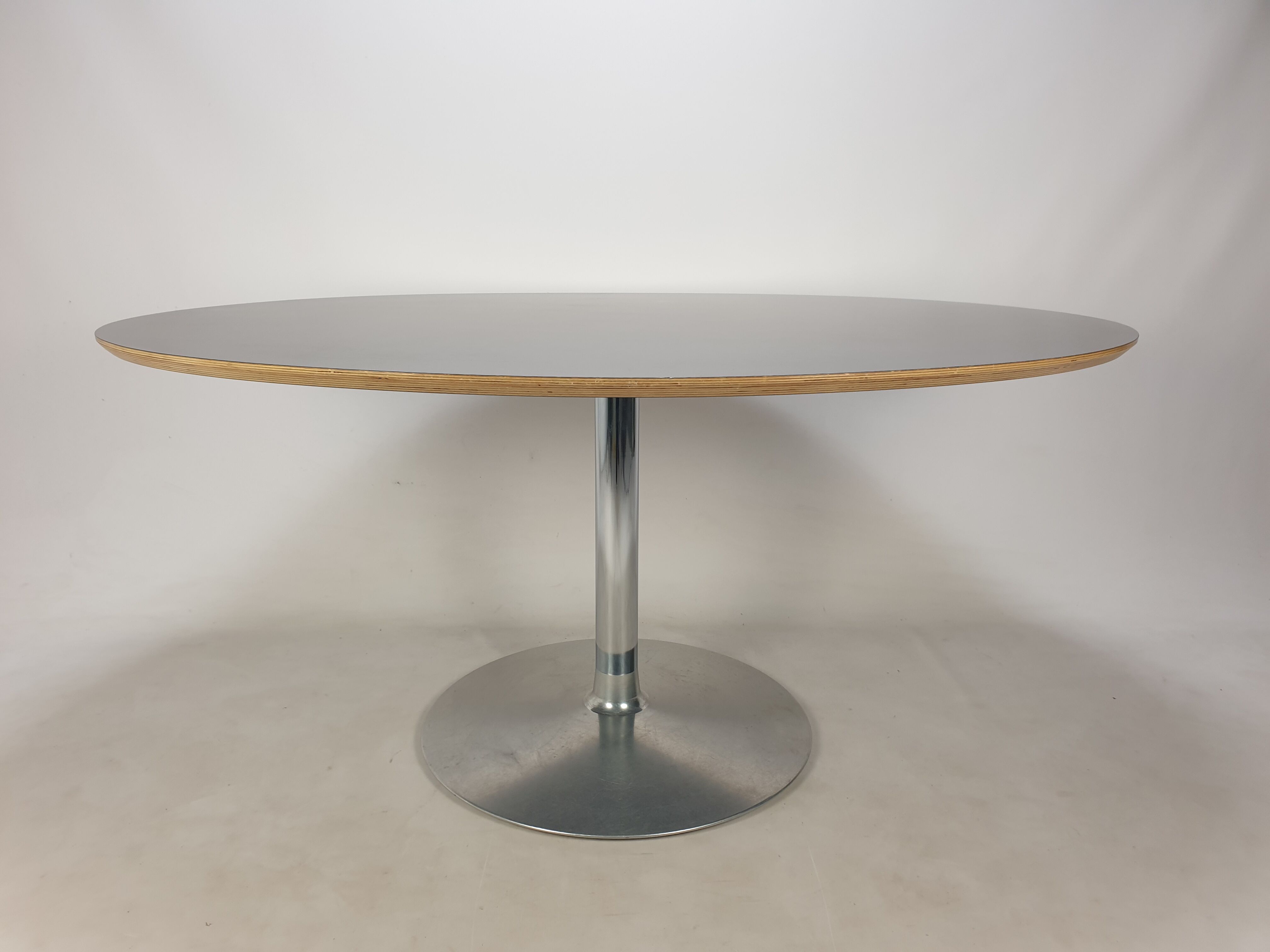 Table à manger ovale de Pierre Paulin pour Artifort