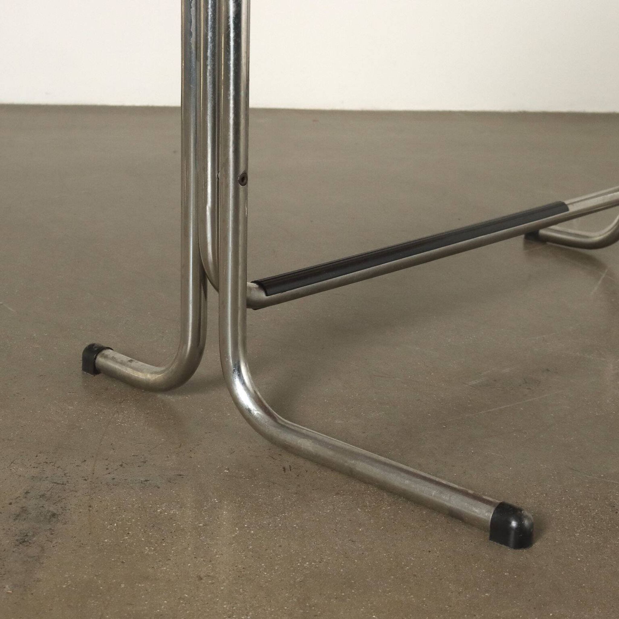 Orix desk by Vittorio Parigi & Nani Prina - Yellow version, Molteni&Co. production, 1970s
