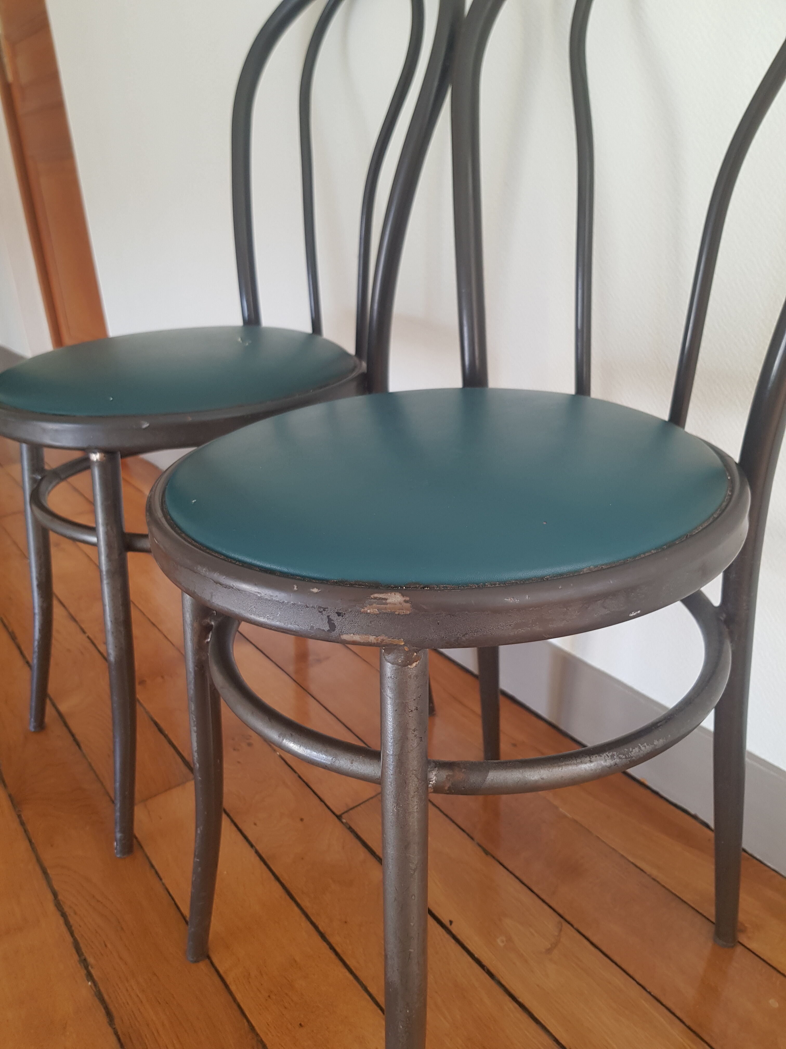 Bistro chair
