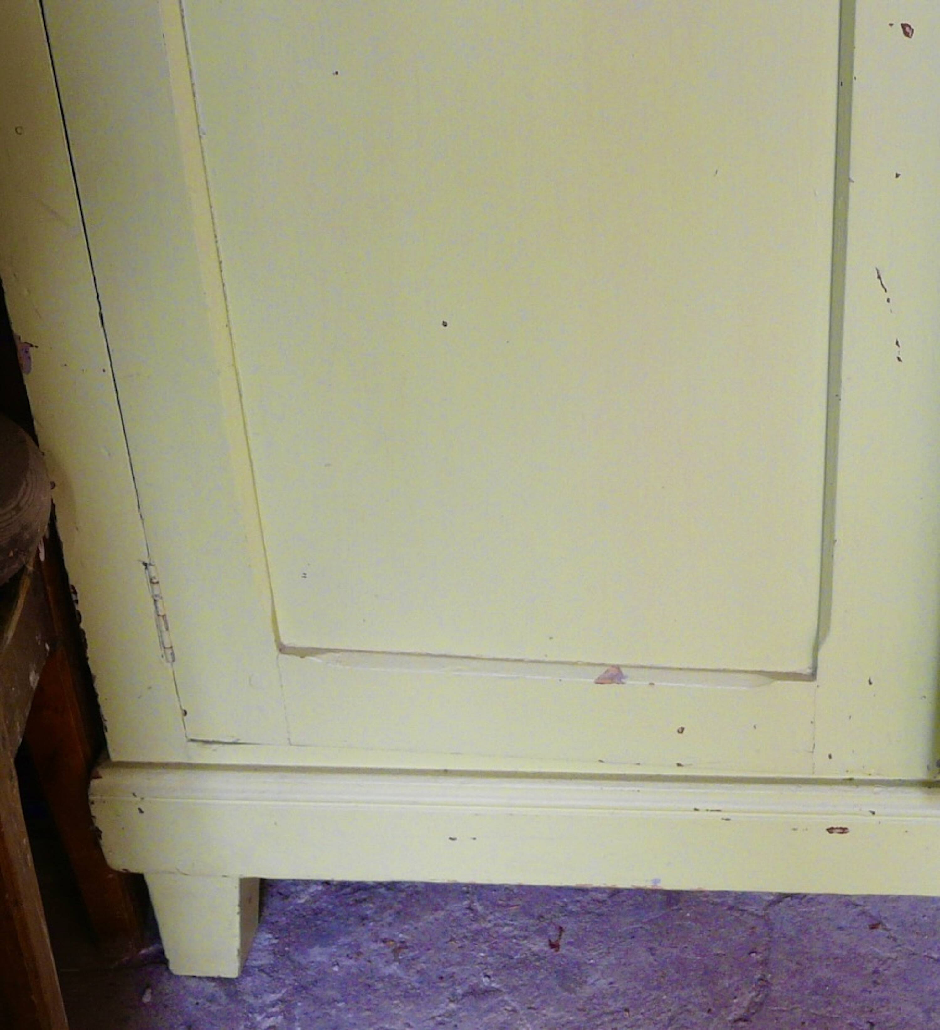 Armoire parisienne peinte vintage 1960