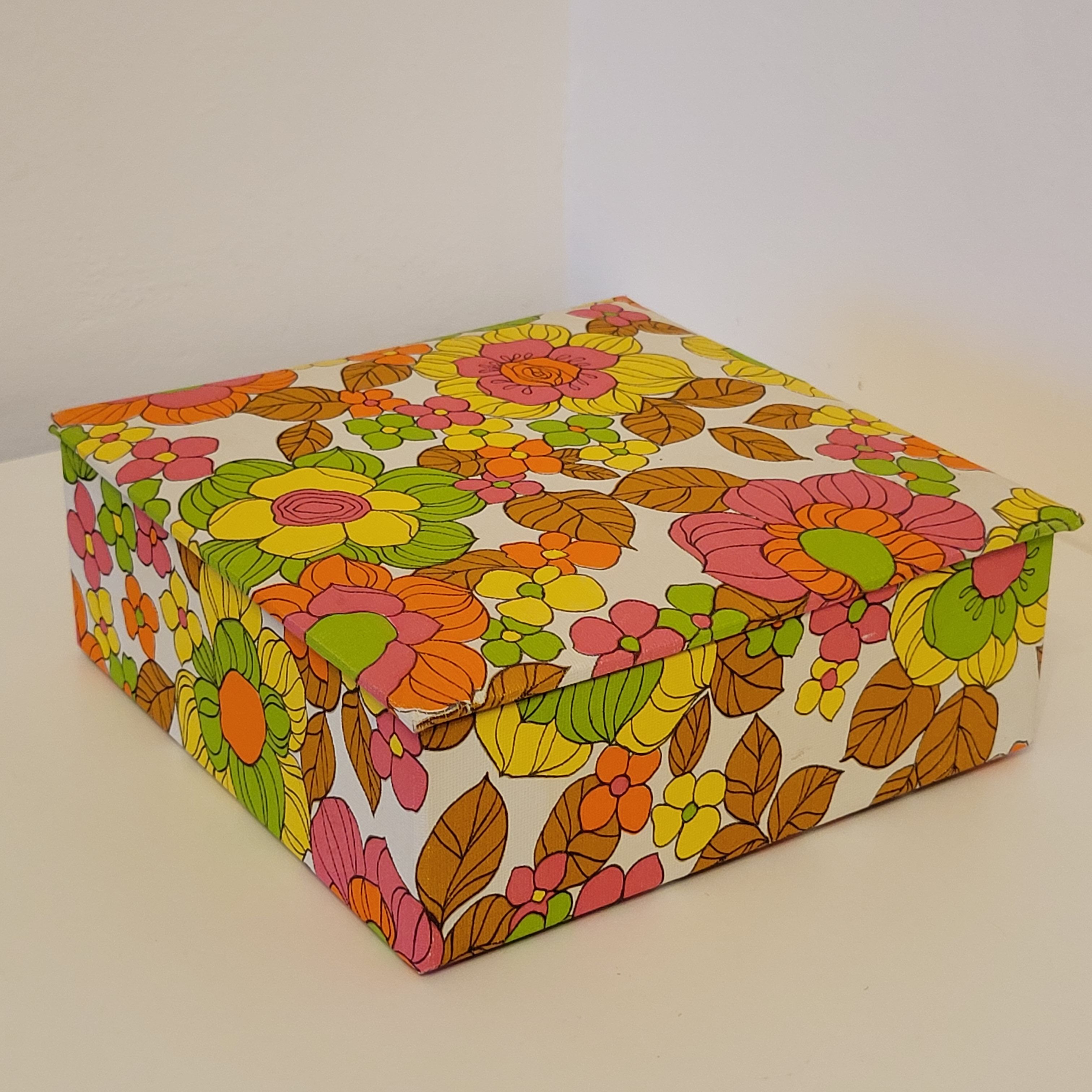 70s box in oilcloth fabric psychedelic floral decoration