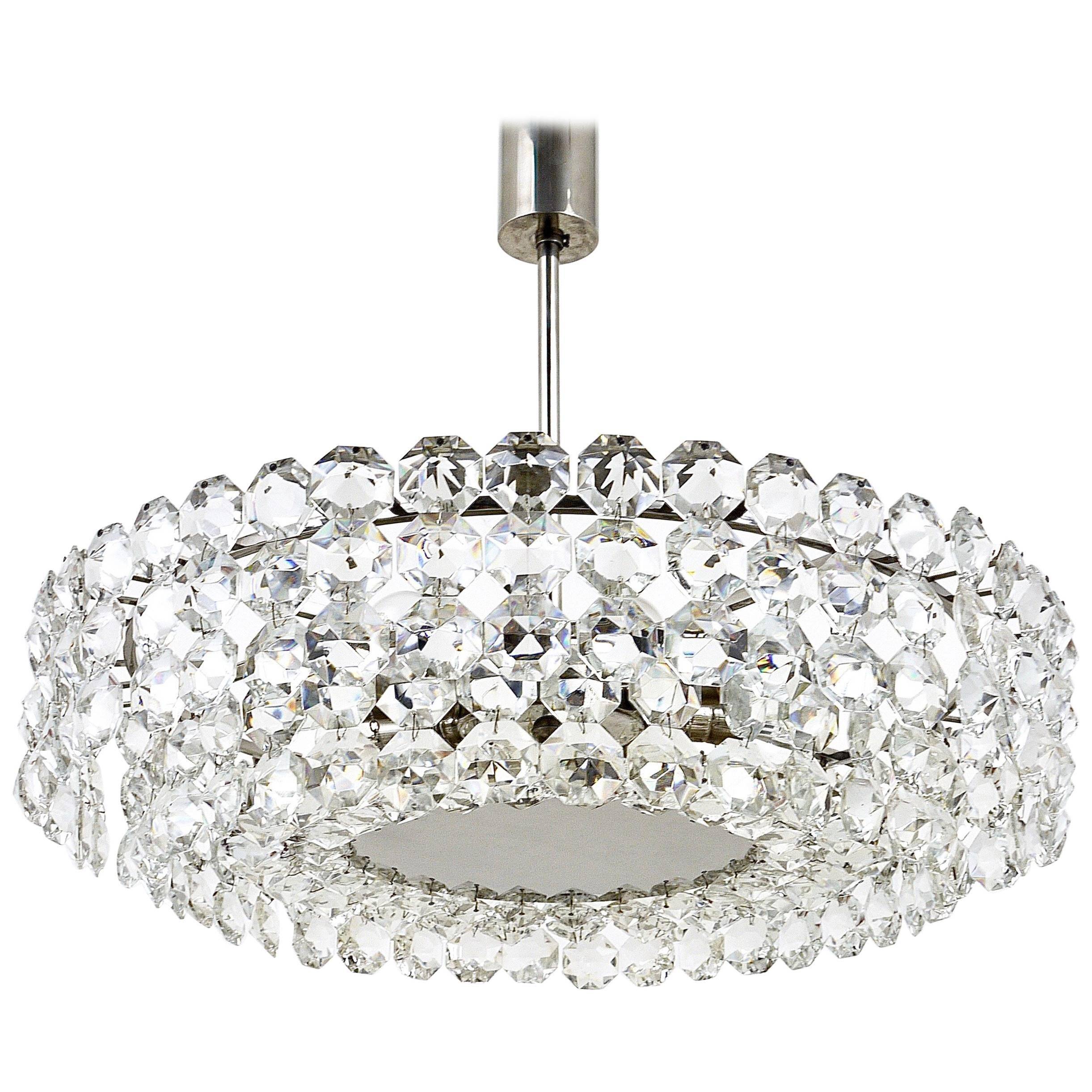 Grand chandelier Bakalowits in nickel and glass with diamond-shaped crystals, 1960s.