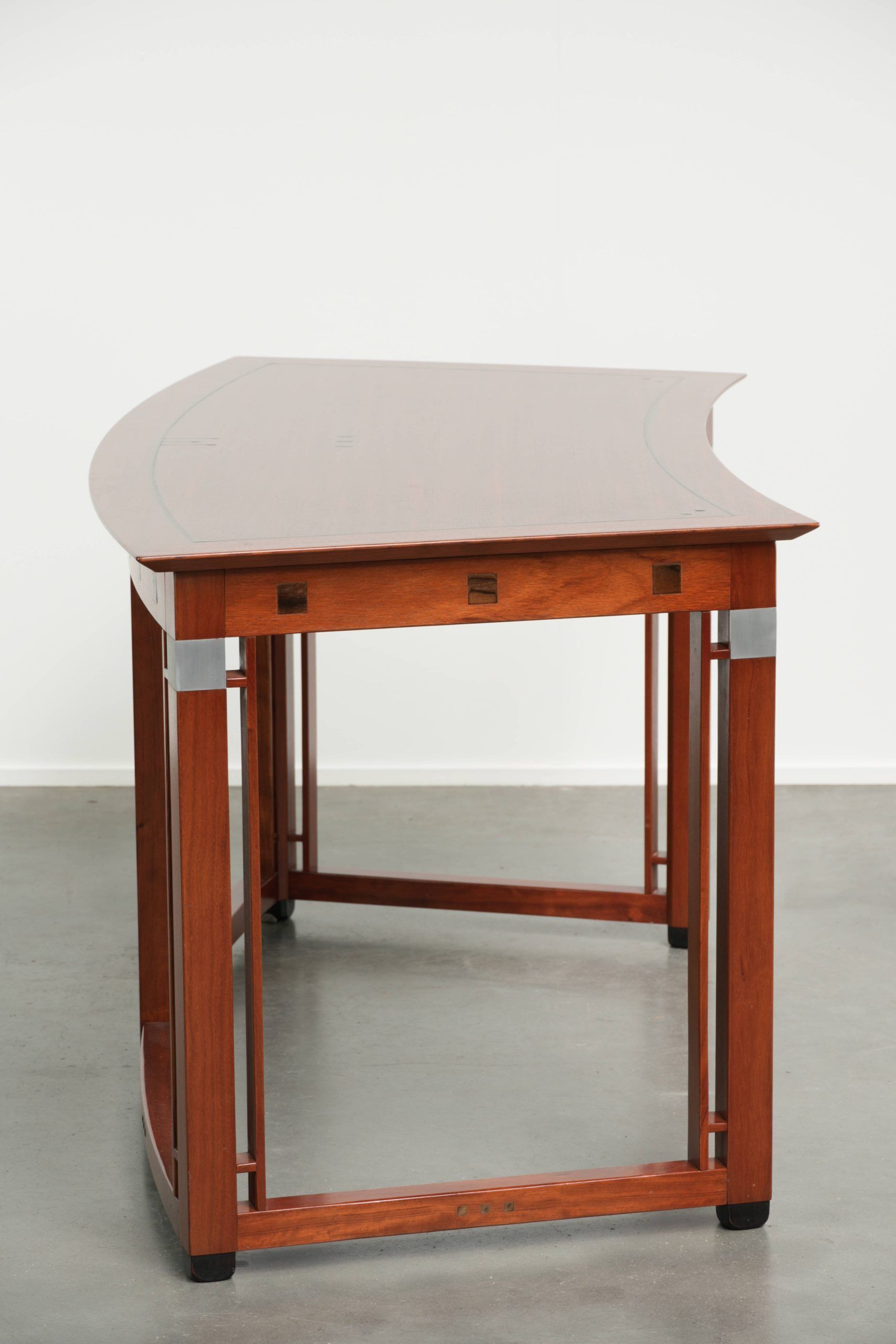 Luxurious curved writing desk/office desk in Art Deco design