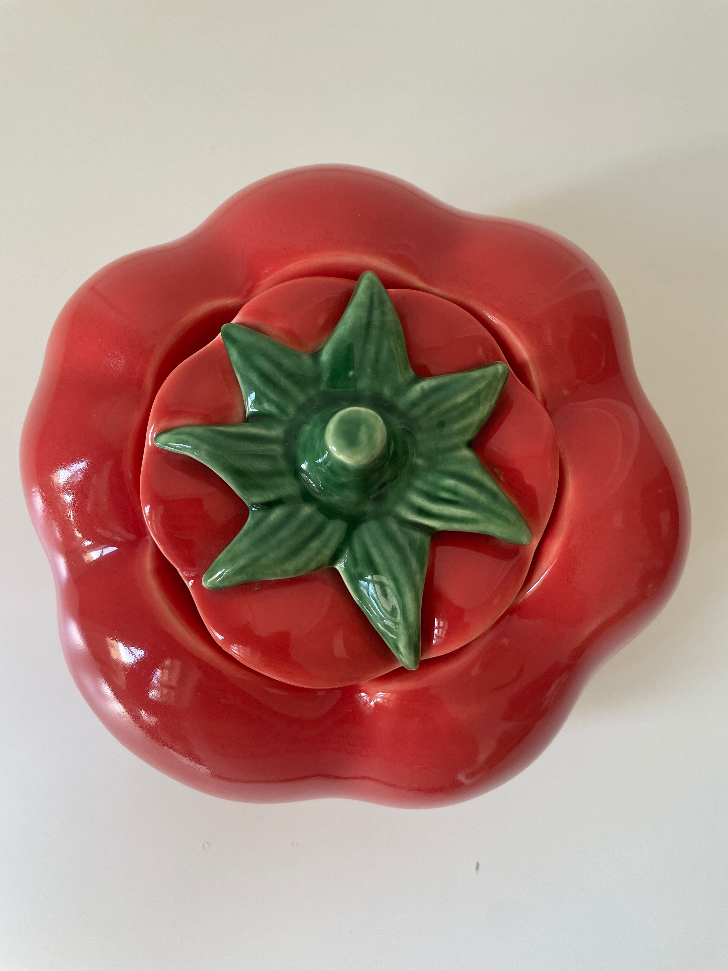 Tomato slurry salad bowl