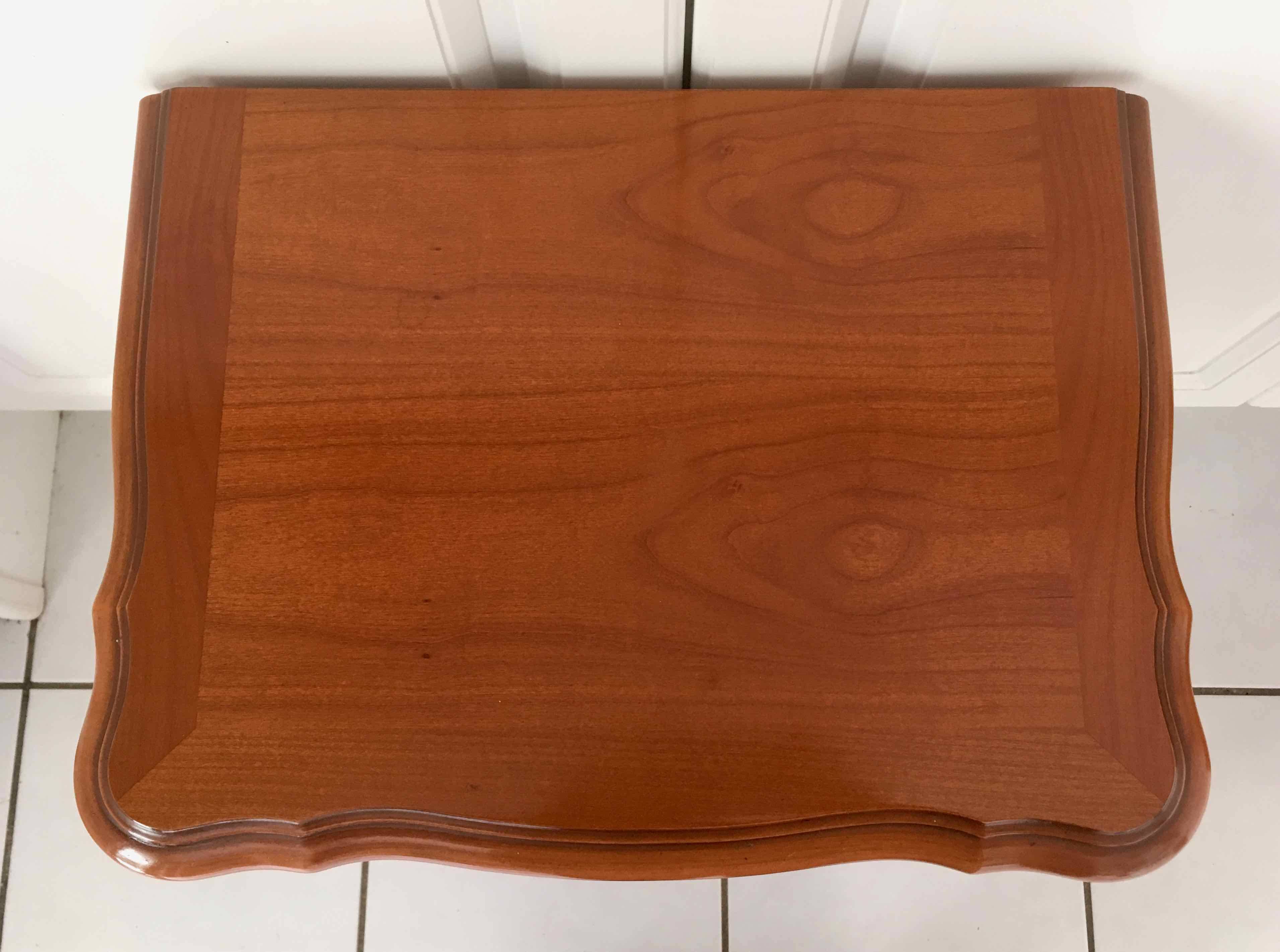 2 Louis XV style bedside tables with drawers and cabriole legs, 1960