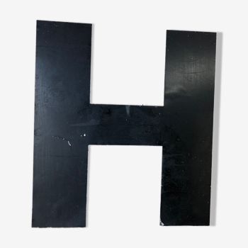 Lettre noire « H »