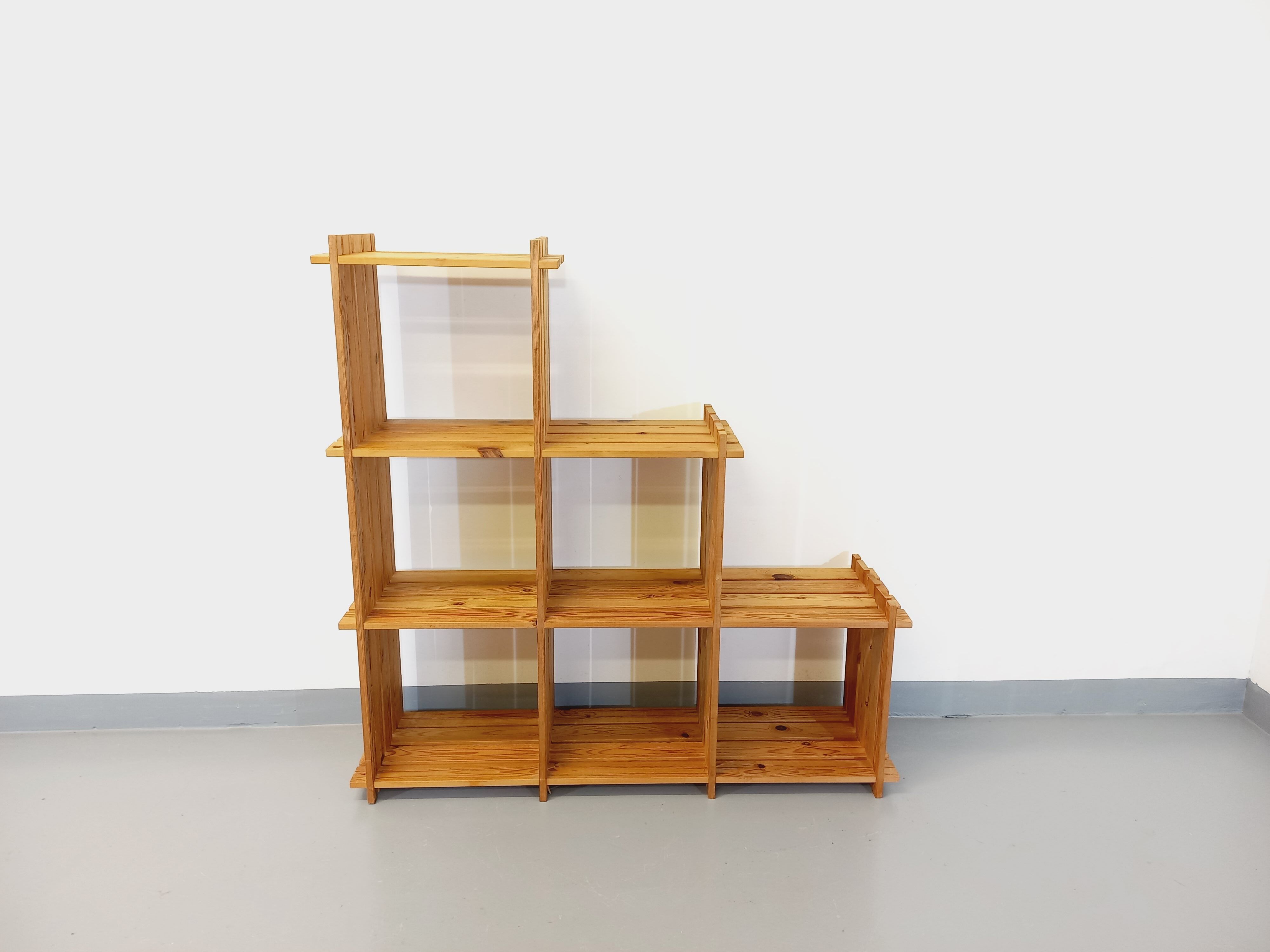 Bookcase vintage pine staircase shelf from the 80s in the style of Maison Regain