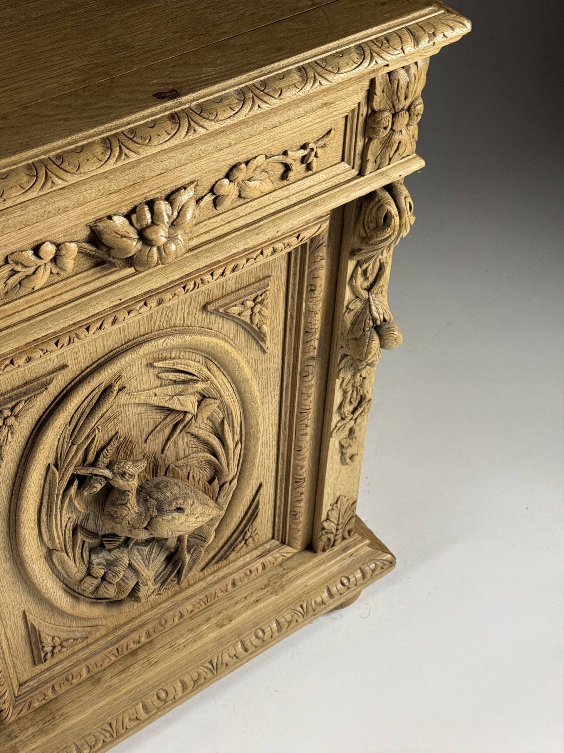 Buffet sculpté belge, 19e siècle