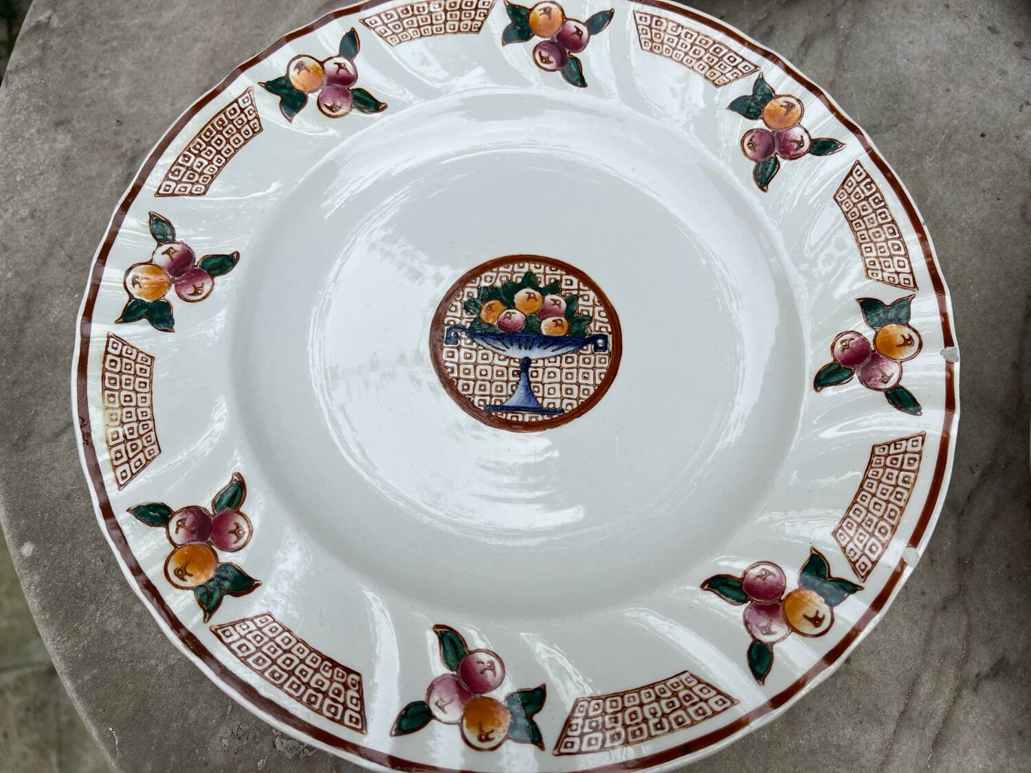 Plat et assiettes art deco, Longwy - décor Maurice