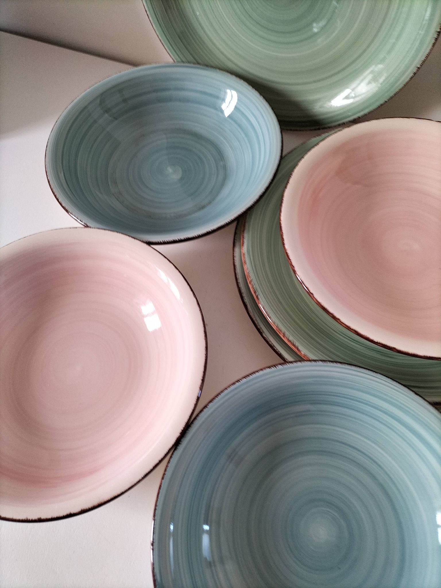 Set of 7 vintage flat and deep plates