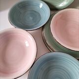 Set of 7 vintage flat and deep plates