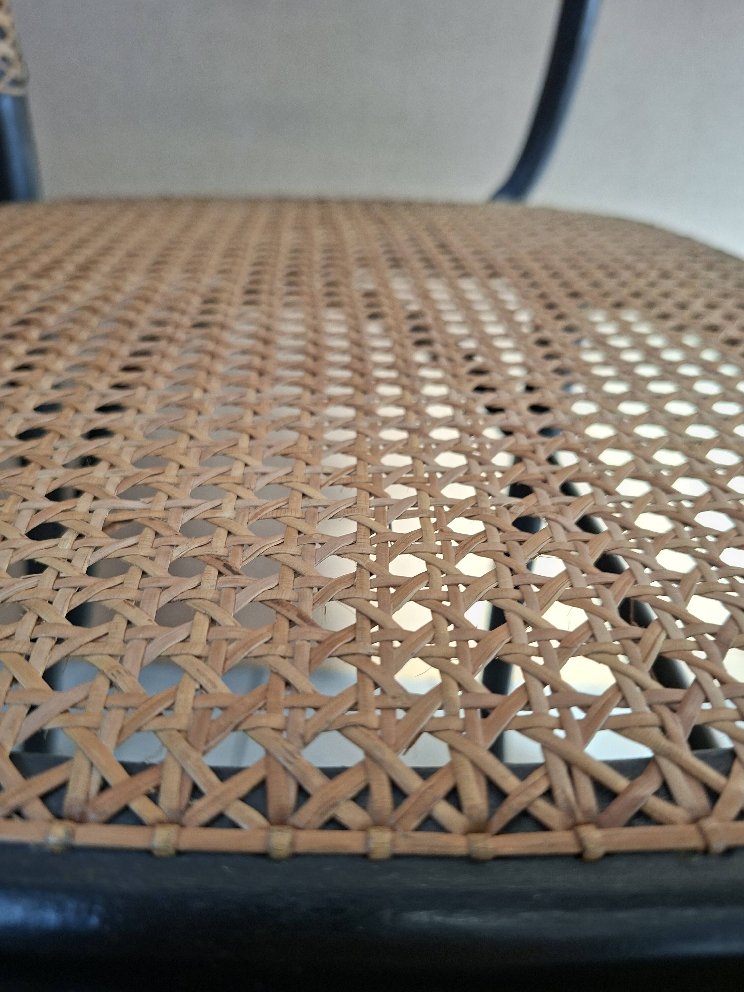 Poltroncina Modello 811 "Prague" Design Ispirazione Thonet (Anni '90)