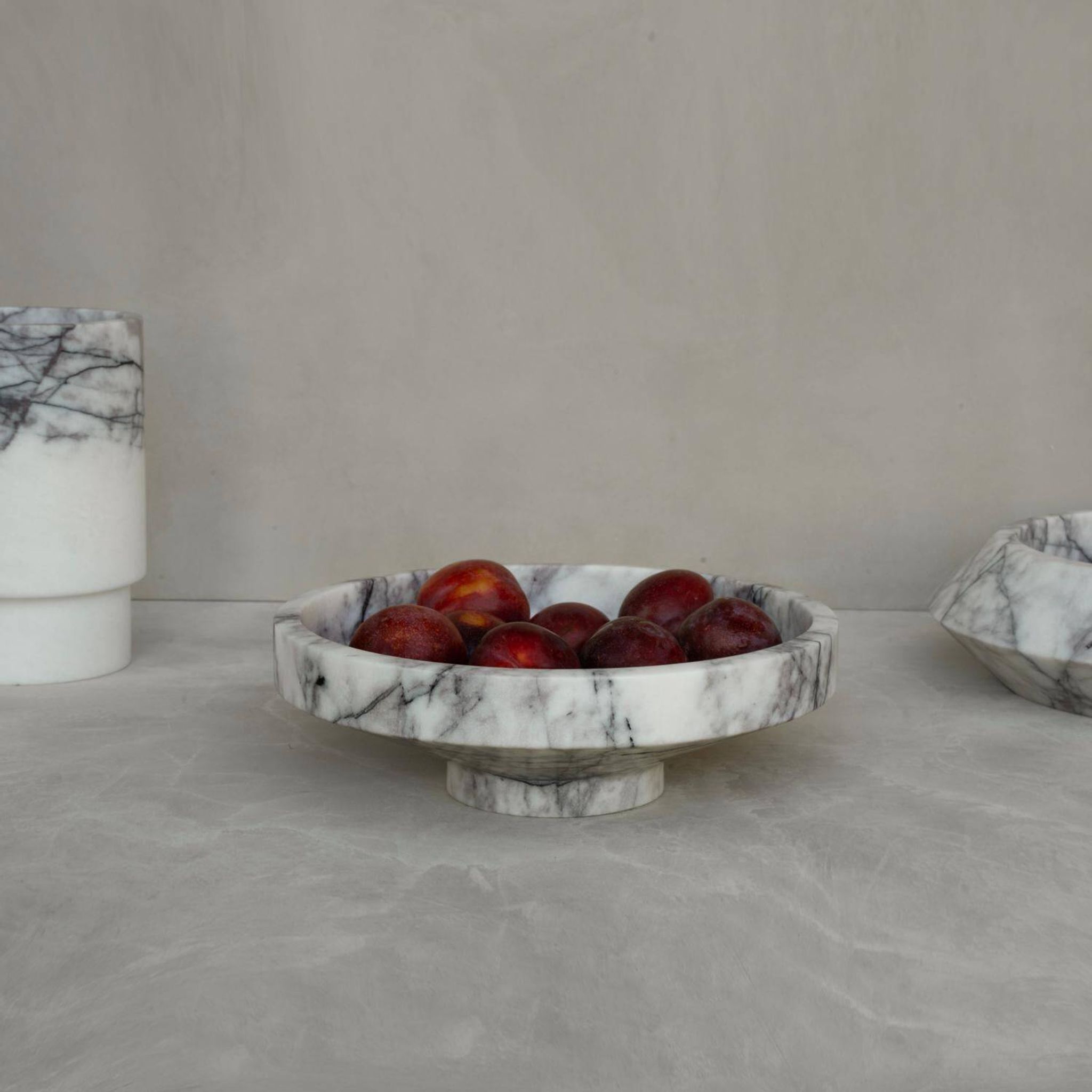 Bol étroit en marbre blanc lilas