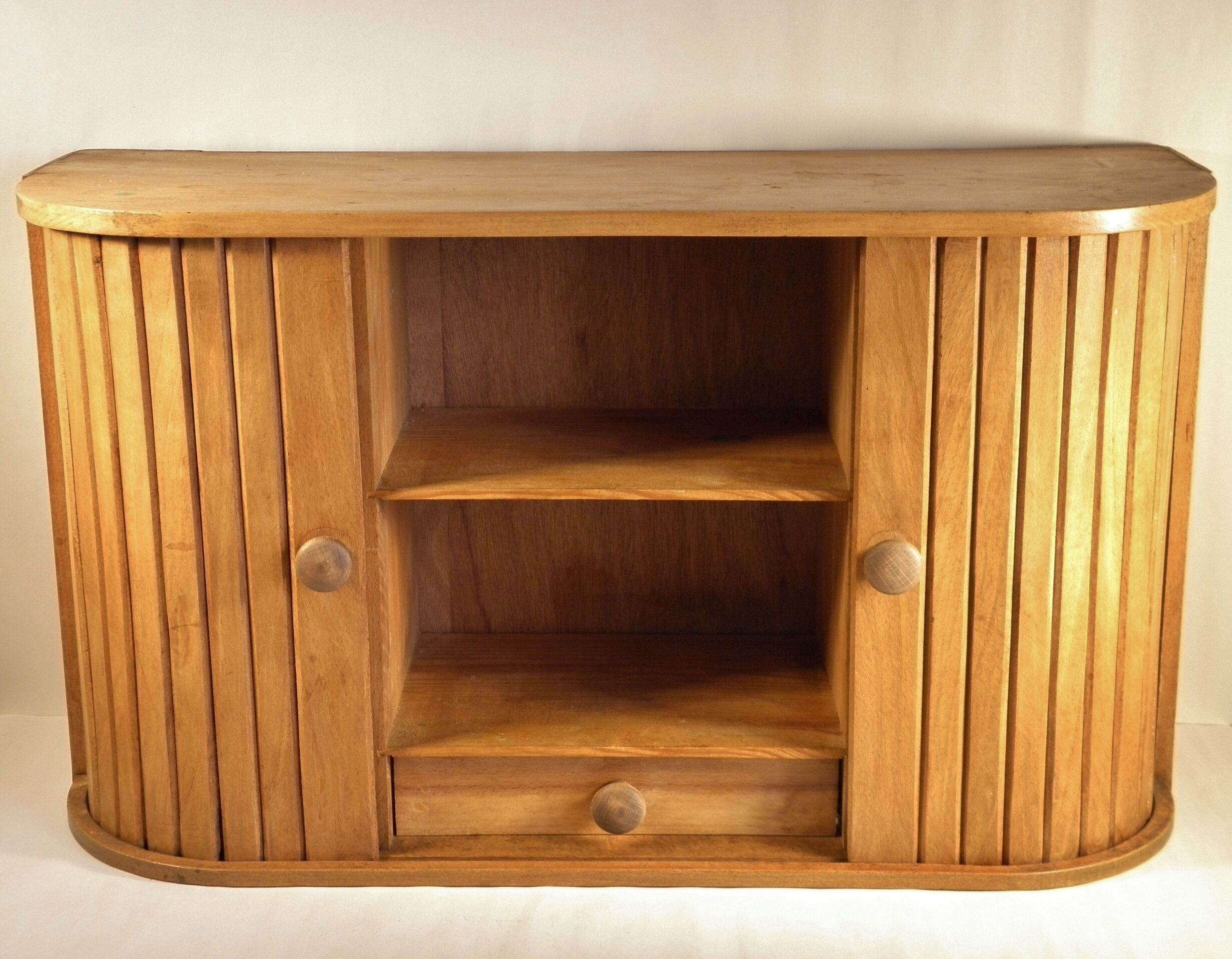 Curtain wall cabinet