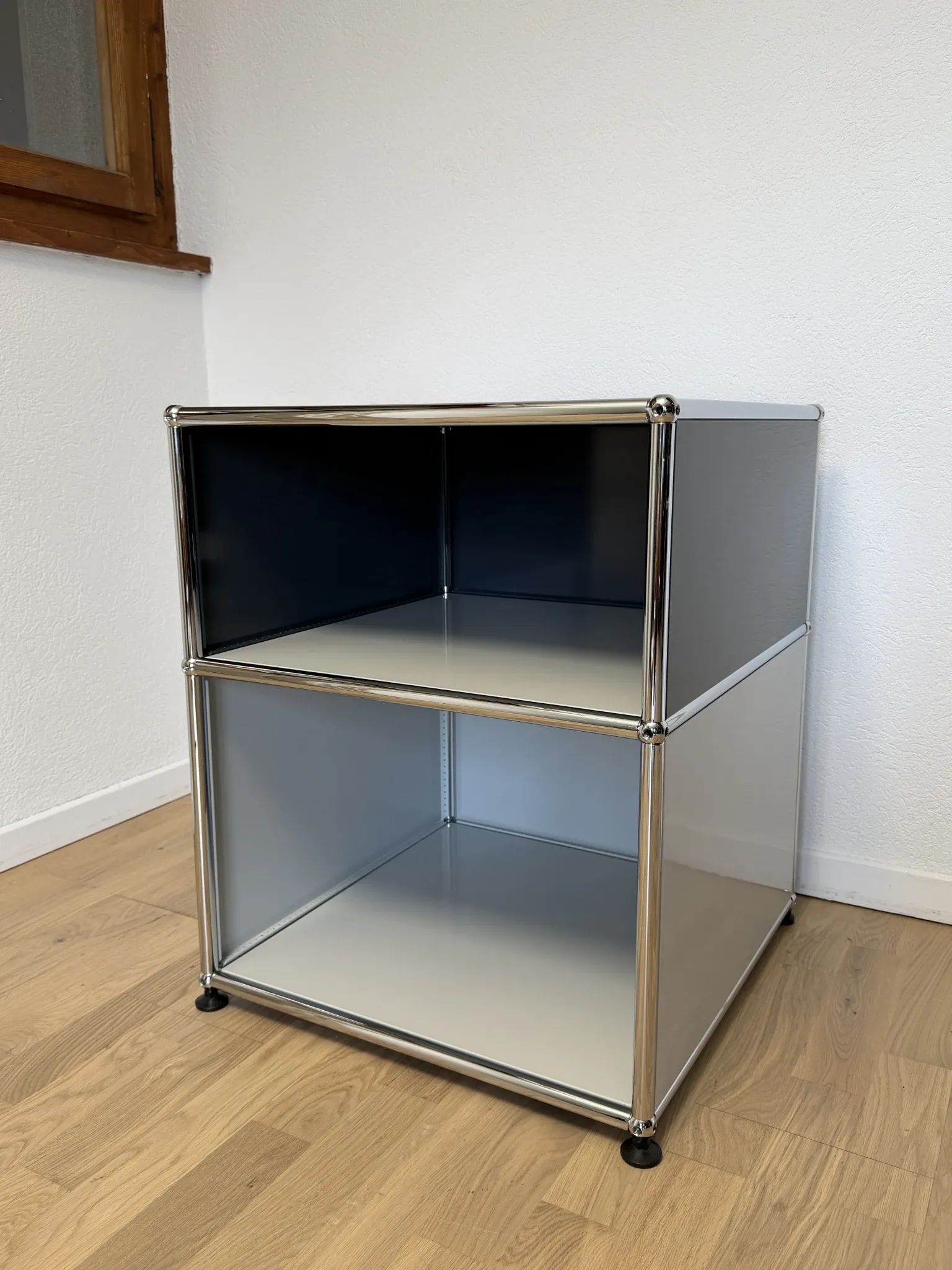 USM Haller side table in Light Grey and Anthracite Grey