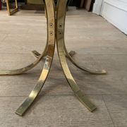 Table basse laiton et verre fumé, 1970s