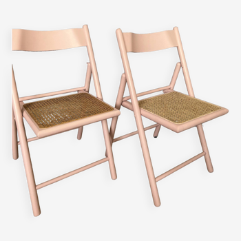 Lot de deux chaises rose pastel en cannage années 70