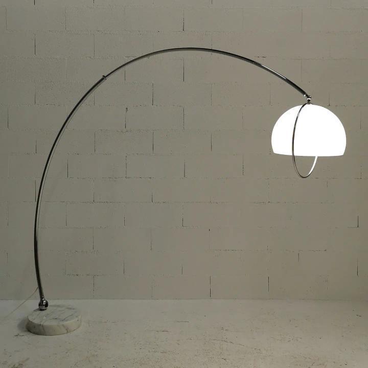 Lampadaire Arc de Harvey Guzzini 1970