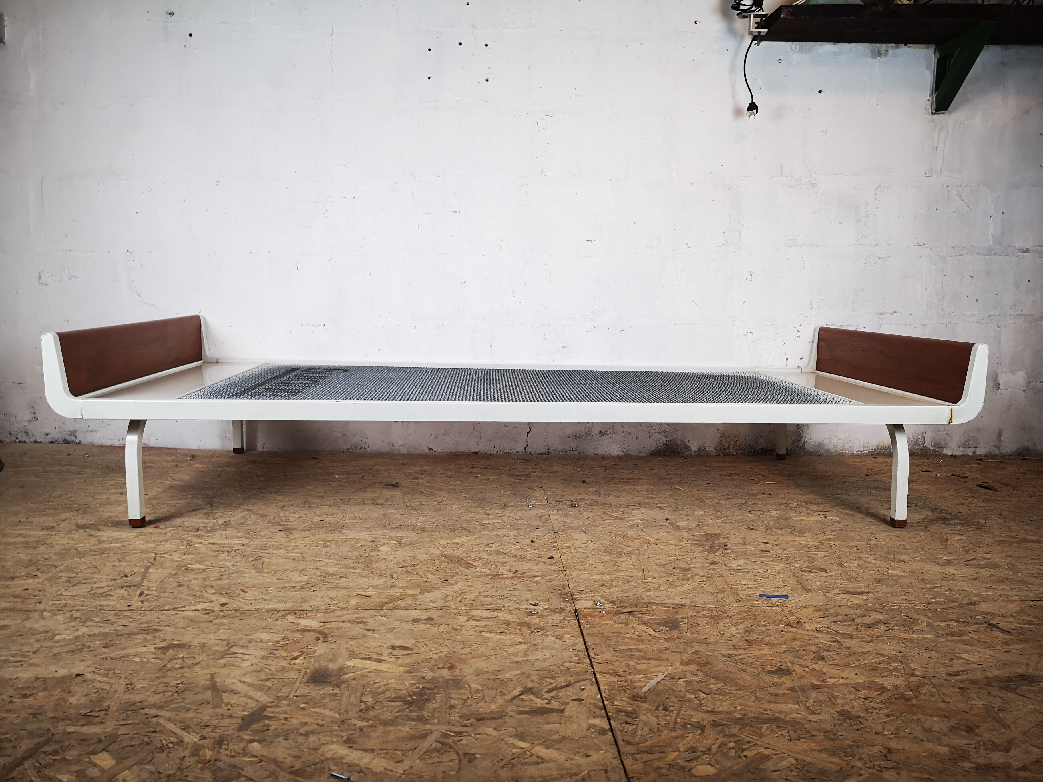 Friso Kramer bench
