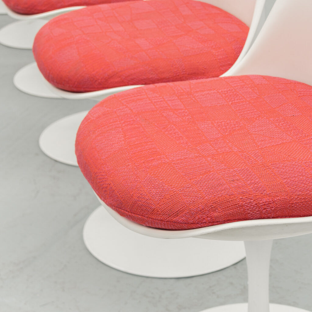 Set of 6 Eero Saarinen Knoll Tulip Chairs, 1979