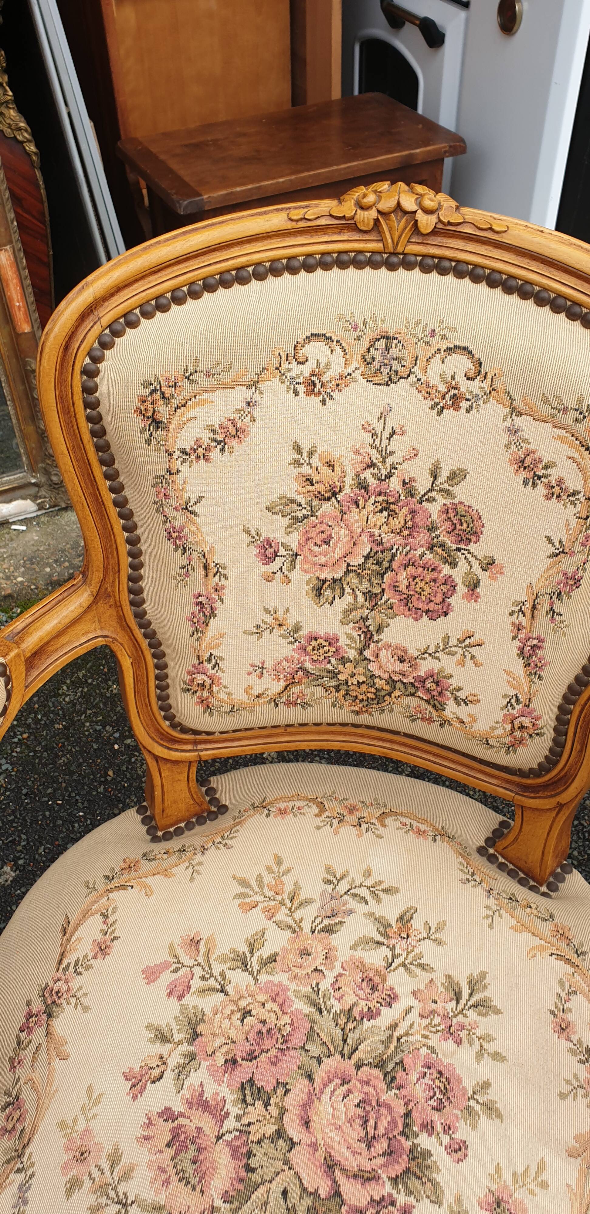 Paire de fauteuils cabriolet Louis xv
