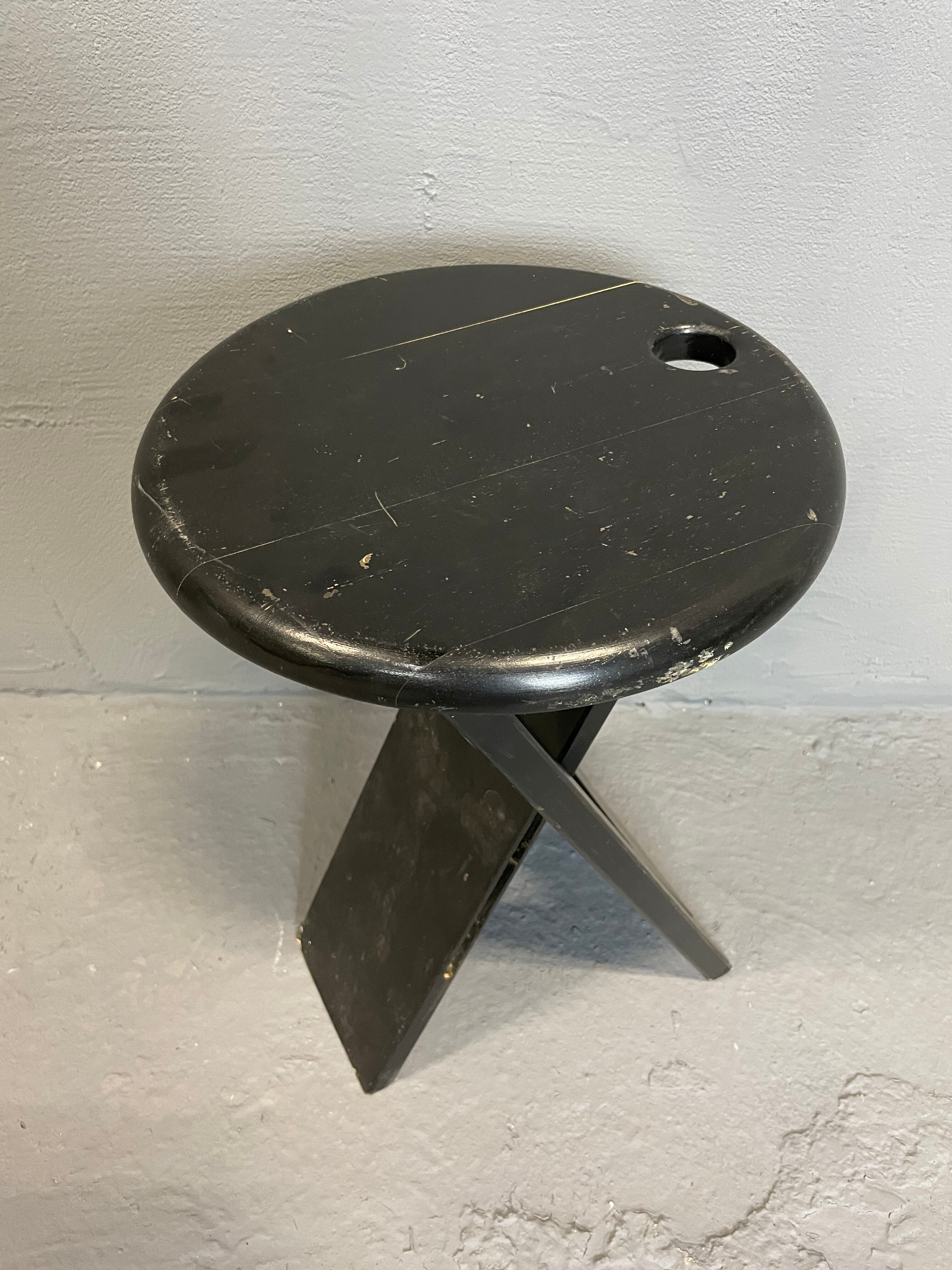 Tabouret pliant Suzy Adrian Reed noir