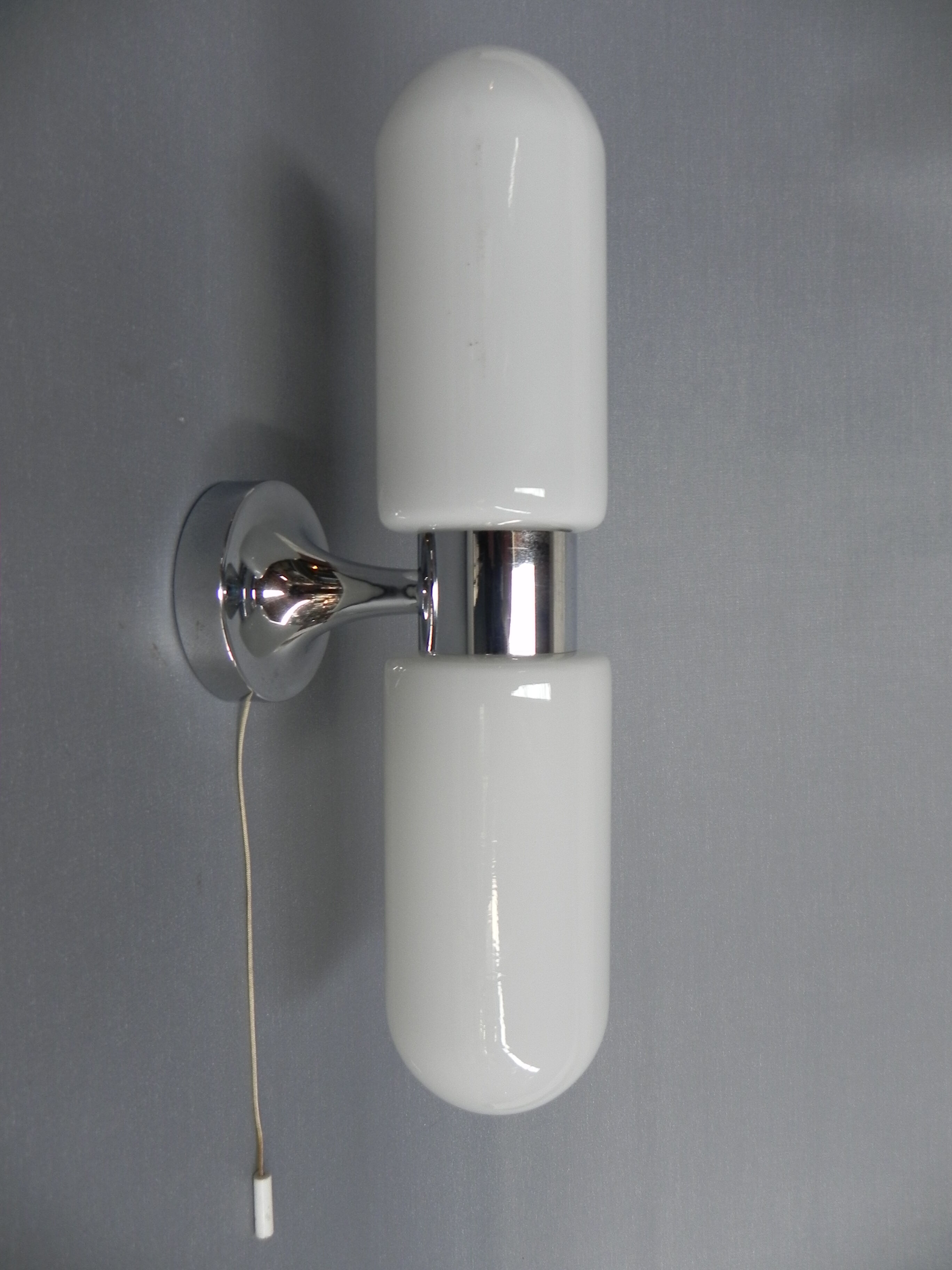 Vintage wall lamp with 2 glass caps