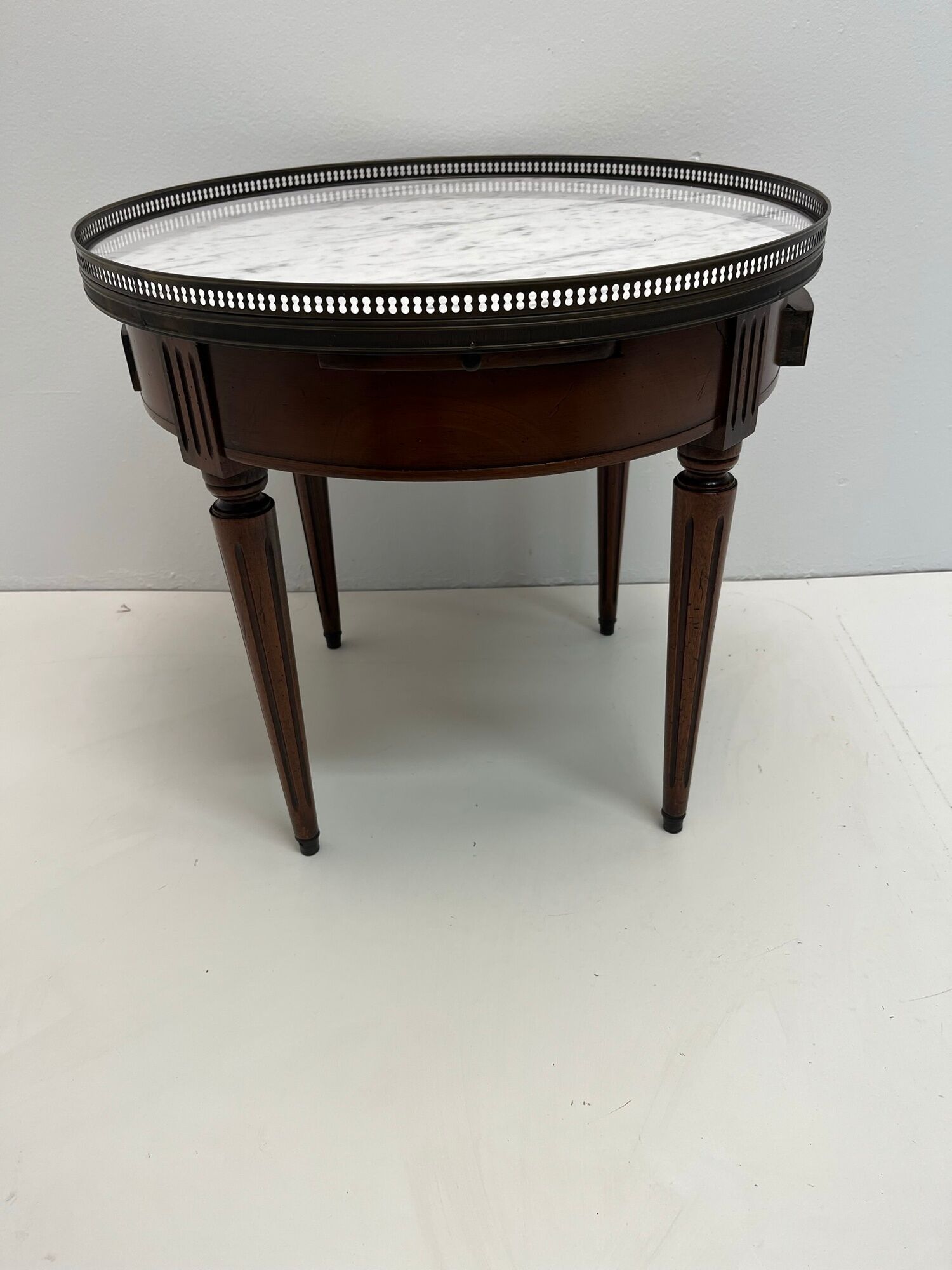 Table hot water bottle Louis XVI mahogany marble white gilded brass XIXth century