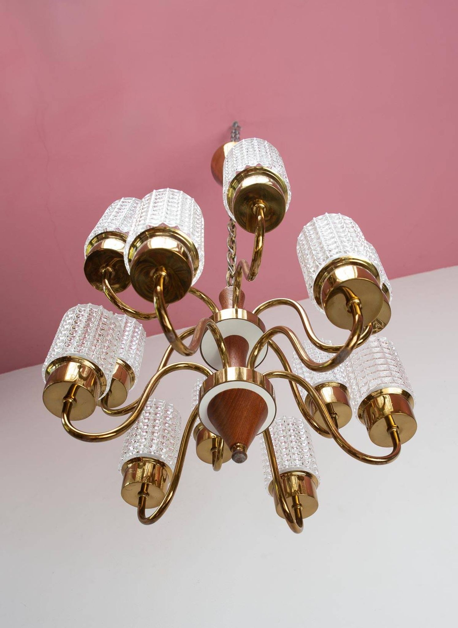 Swedish mid-century chandelier in teak with 12 tulips Eriksmalaglass (38 cm)