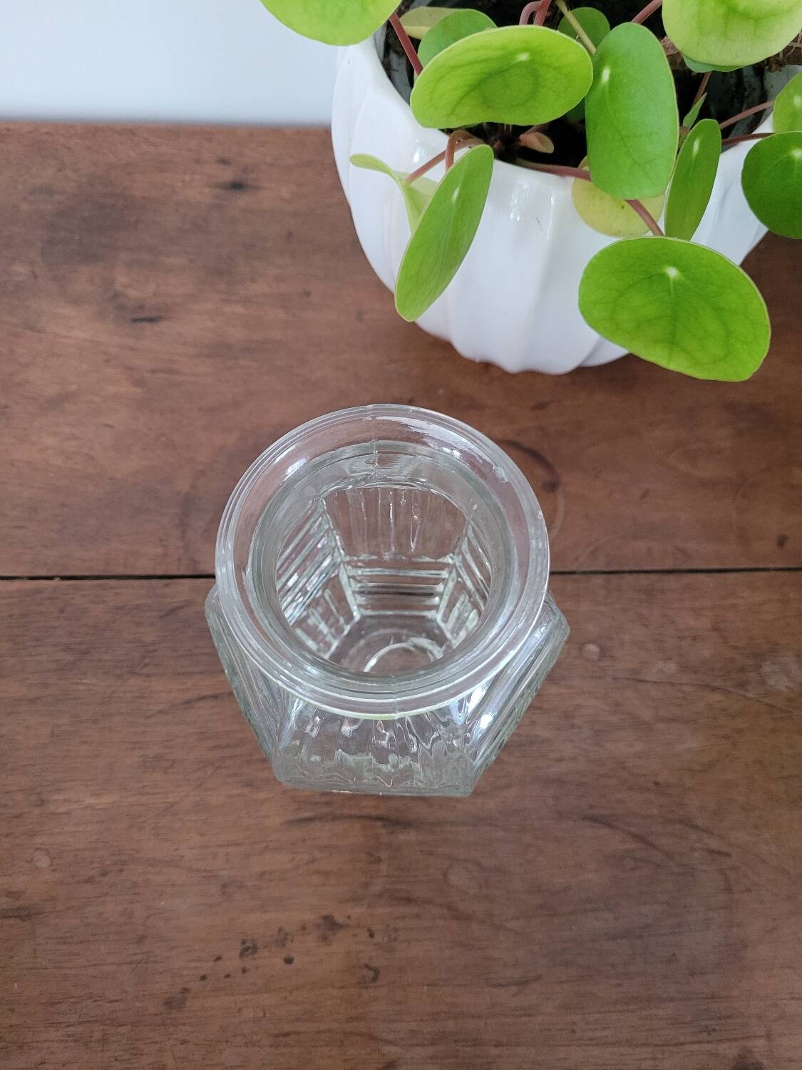 Petit vase à bulbe en verre années 70