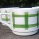 Lot de trois grandes tasses à café en céramique décor écossais vert Vintage.