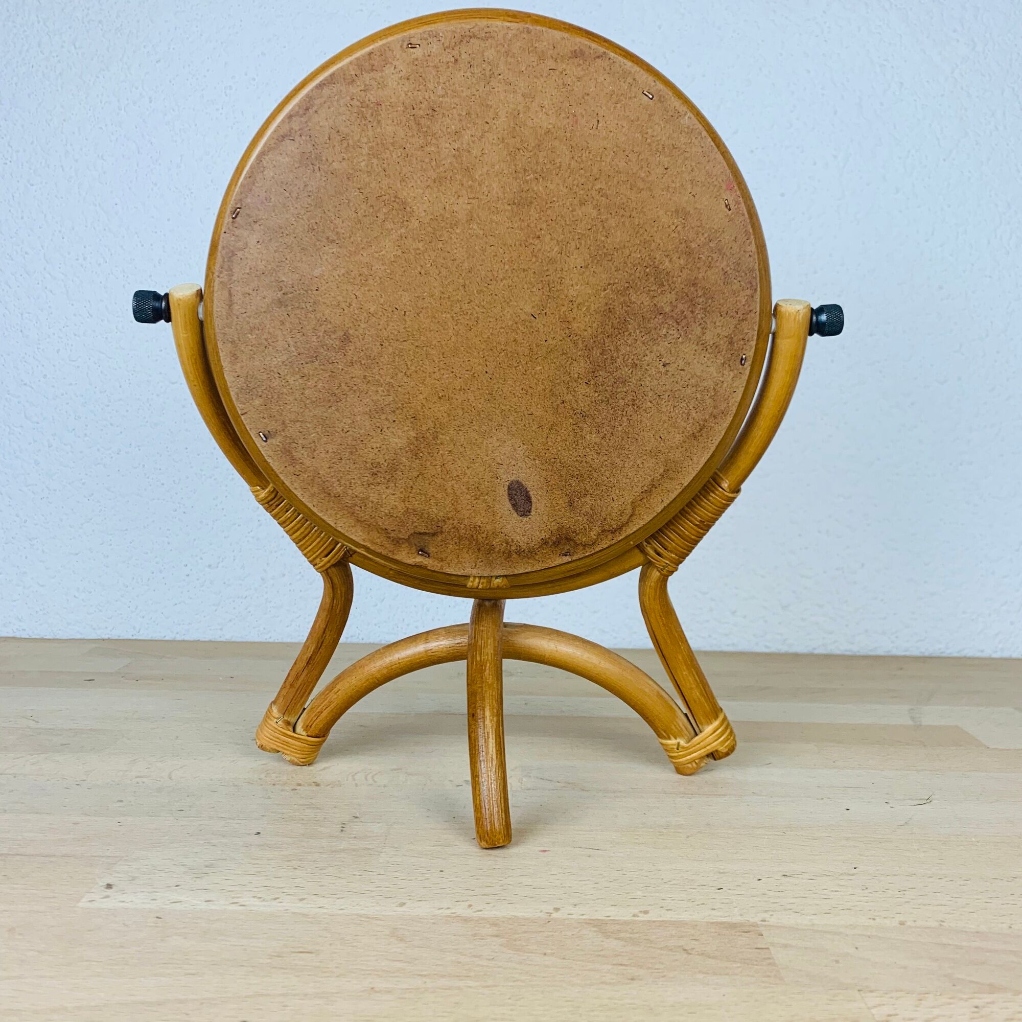 Rattan mirror on foot to pose vintage dressing table 60s