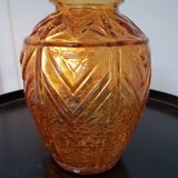Caramel-colored cracked glass vase