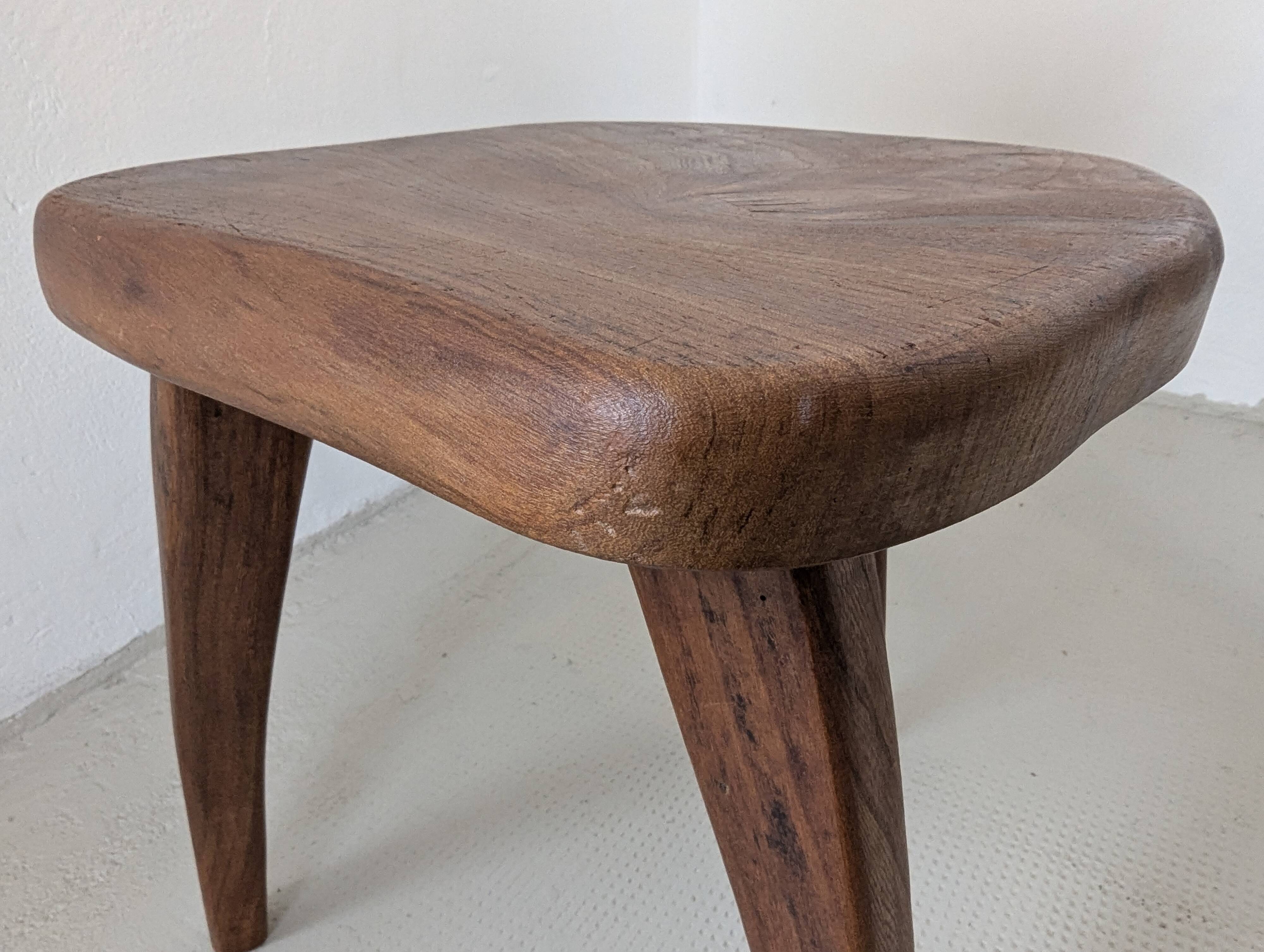 Tabouret bas en bois massif, Henri Bataille
