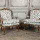 Paire De Fauteuils à La Reine Louis XV En Bois Sculpté Et « chené », XVIIIème Siècle