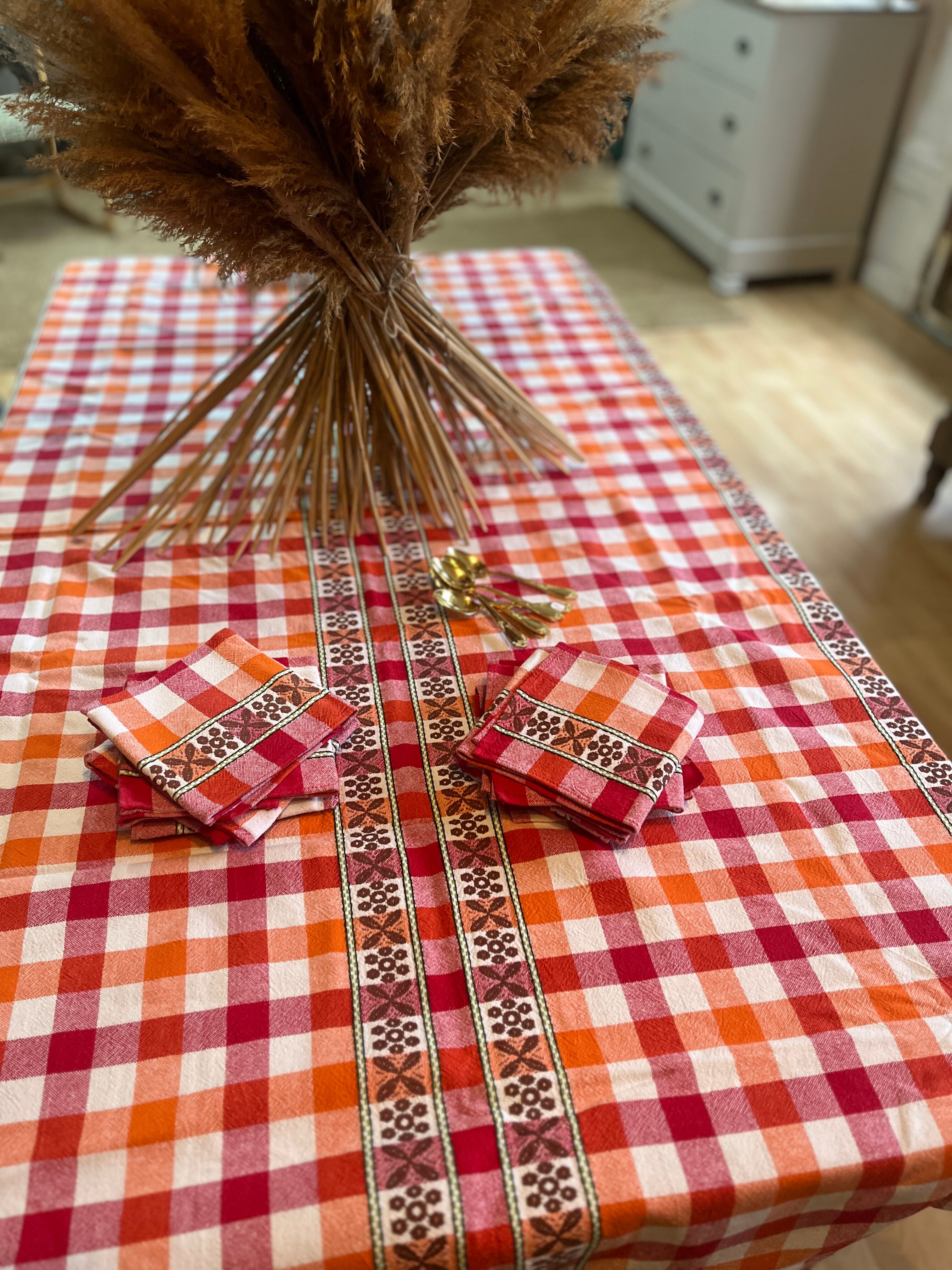 Checkered tablecloth and matching towels