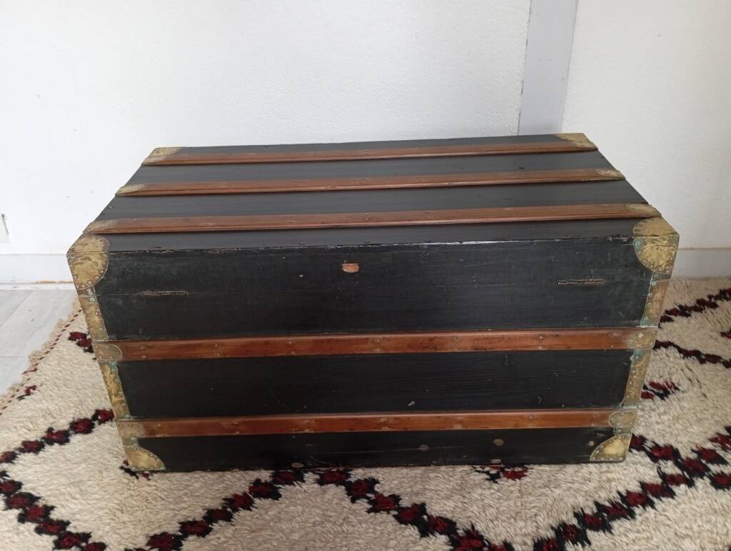 Late 19th century marine trunk