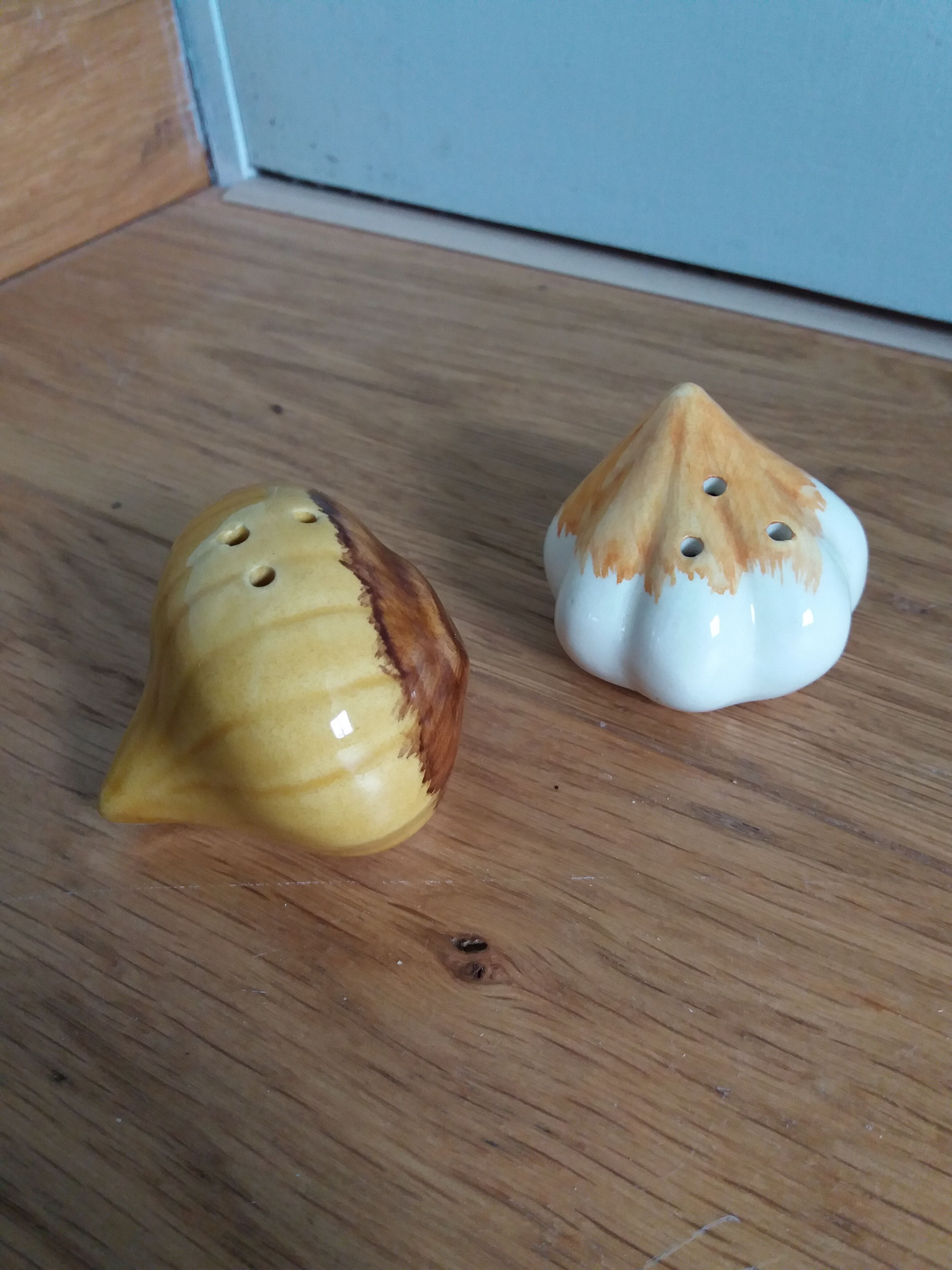 Pepper salt shaker shaped garlic and onion