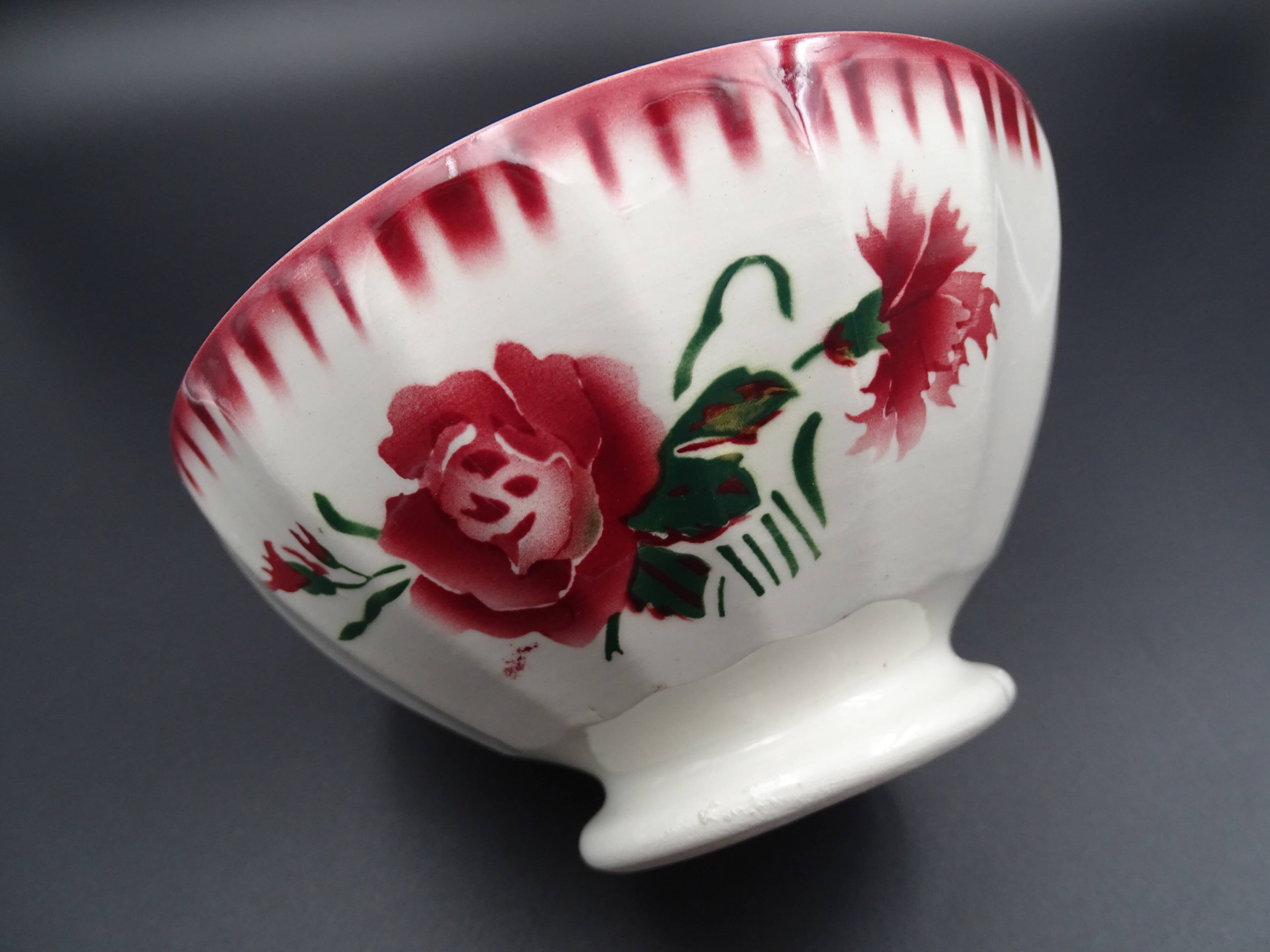 Sarreguemines earthenware bowl - Model Yvette - Circa 1940