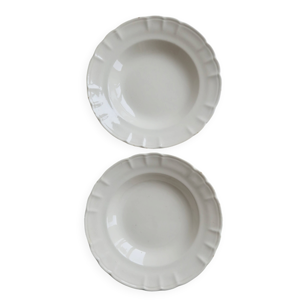 Paire d’assiettes creuses anciennes faïence ivoire ADP Luxcerae